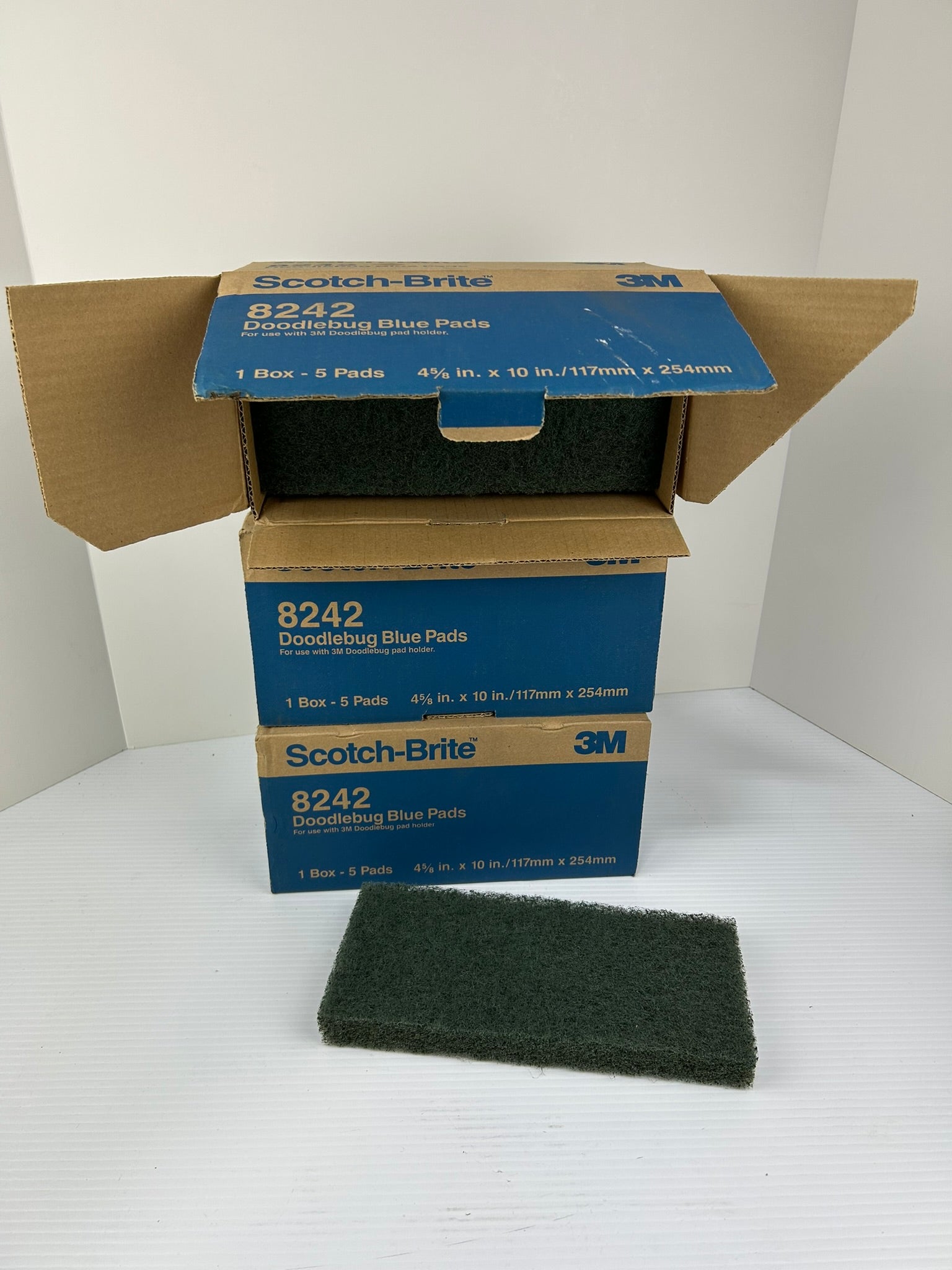 3M Scotch-Brite 8242 Doodlebug Blue Pads 4-5/8" x 10" - Lot of 15 Pads