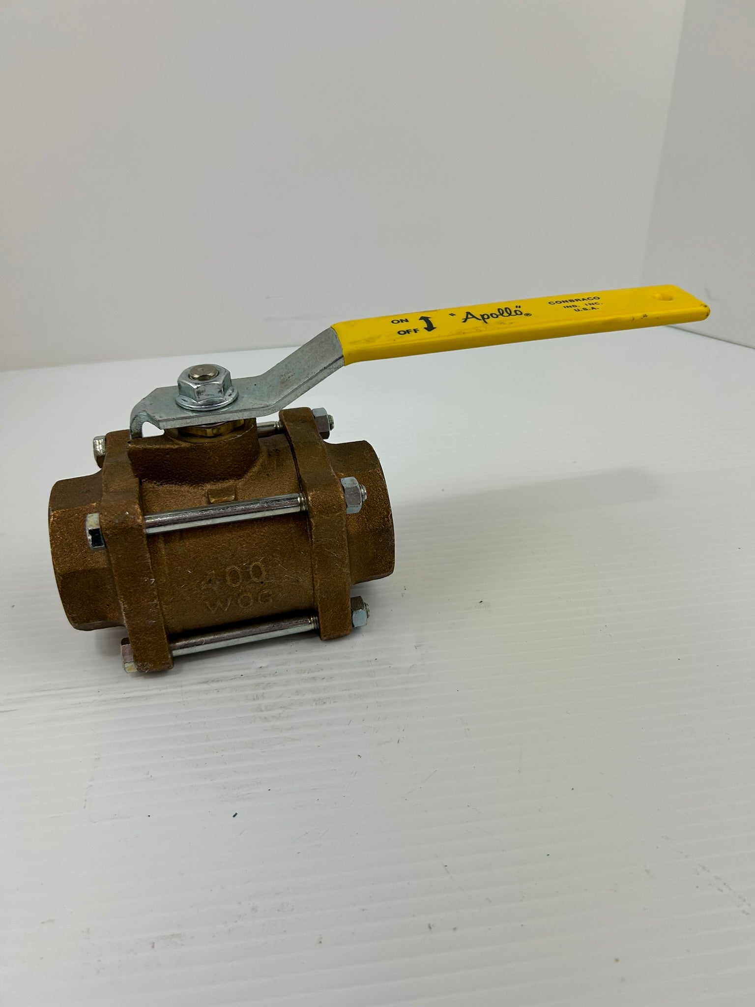 Apollo 400 W0G Brass Valve with Handle 1-1/2"