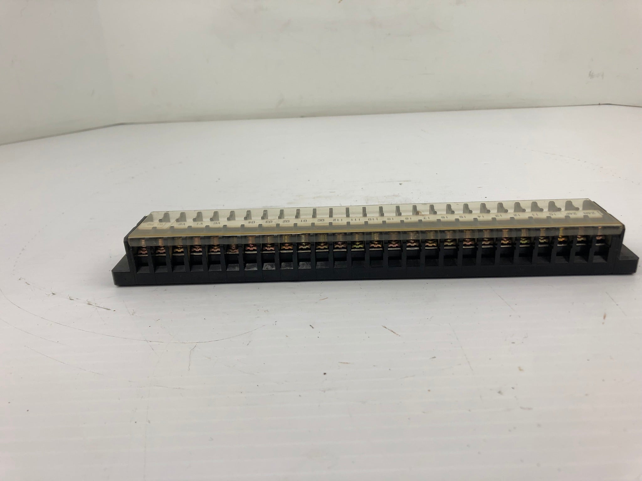 IDEC BTB15 Terminal Block 26 Pole