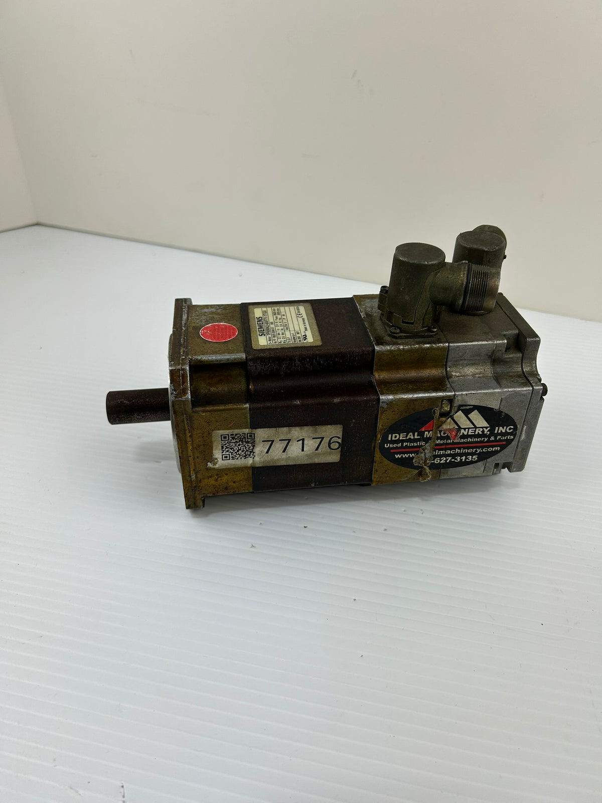 Siemens 1FK6042-6AF71-1TG0 AC Servo Motor 3.2Nm 8500 RPM 3 Phase 228V IP64
