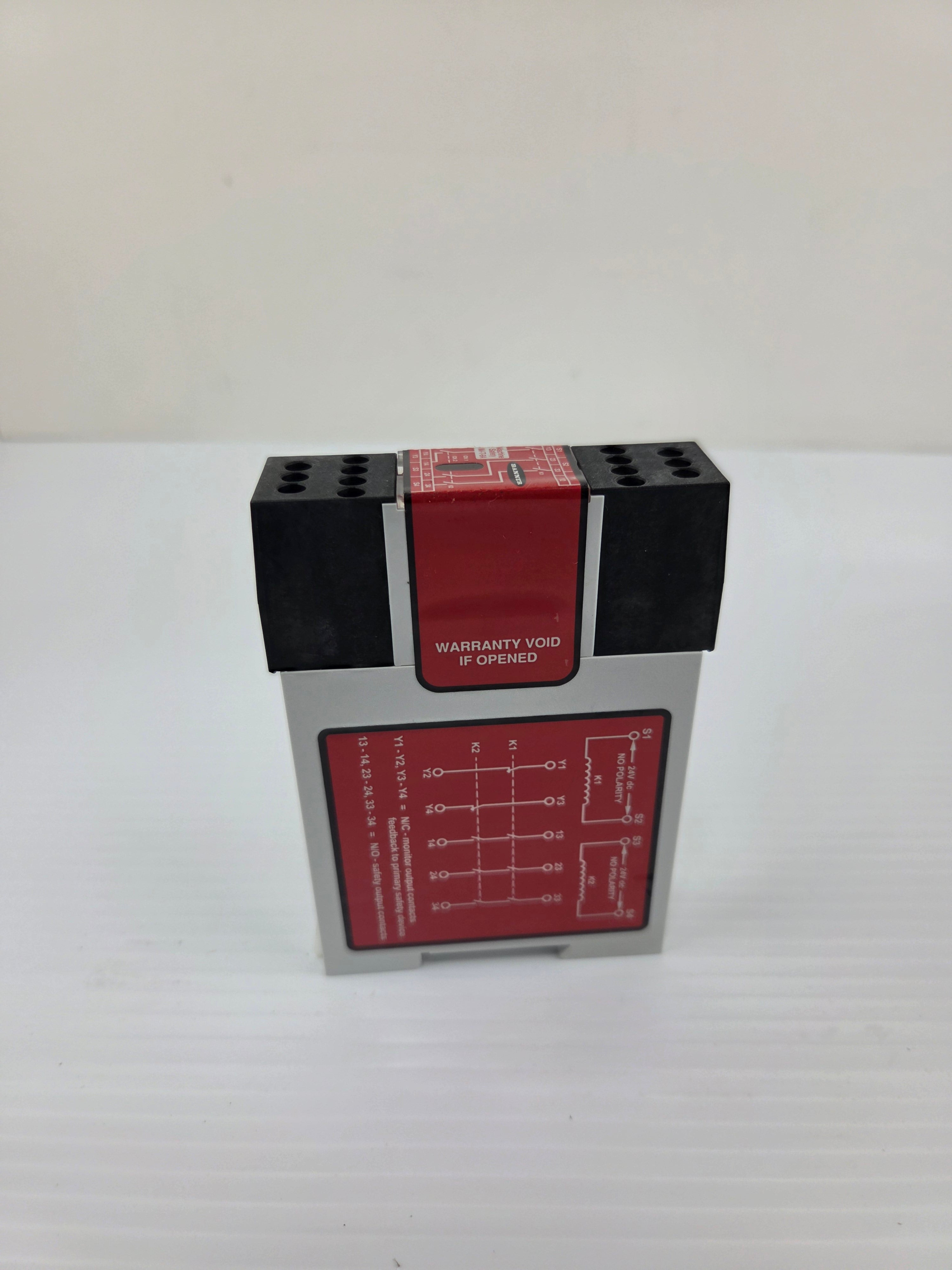 Banner IM-T-9A Interface Module Safety Relay 24VDC 3NO DIN Rail