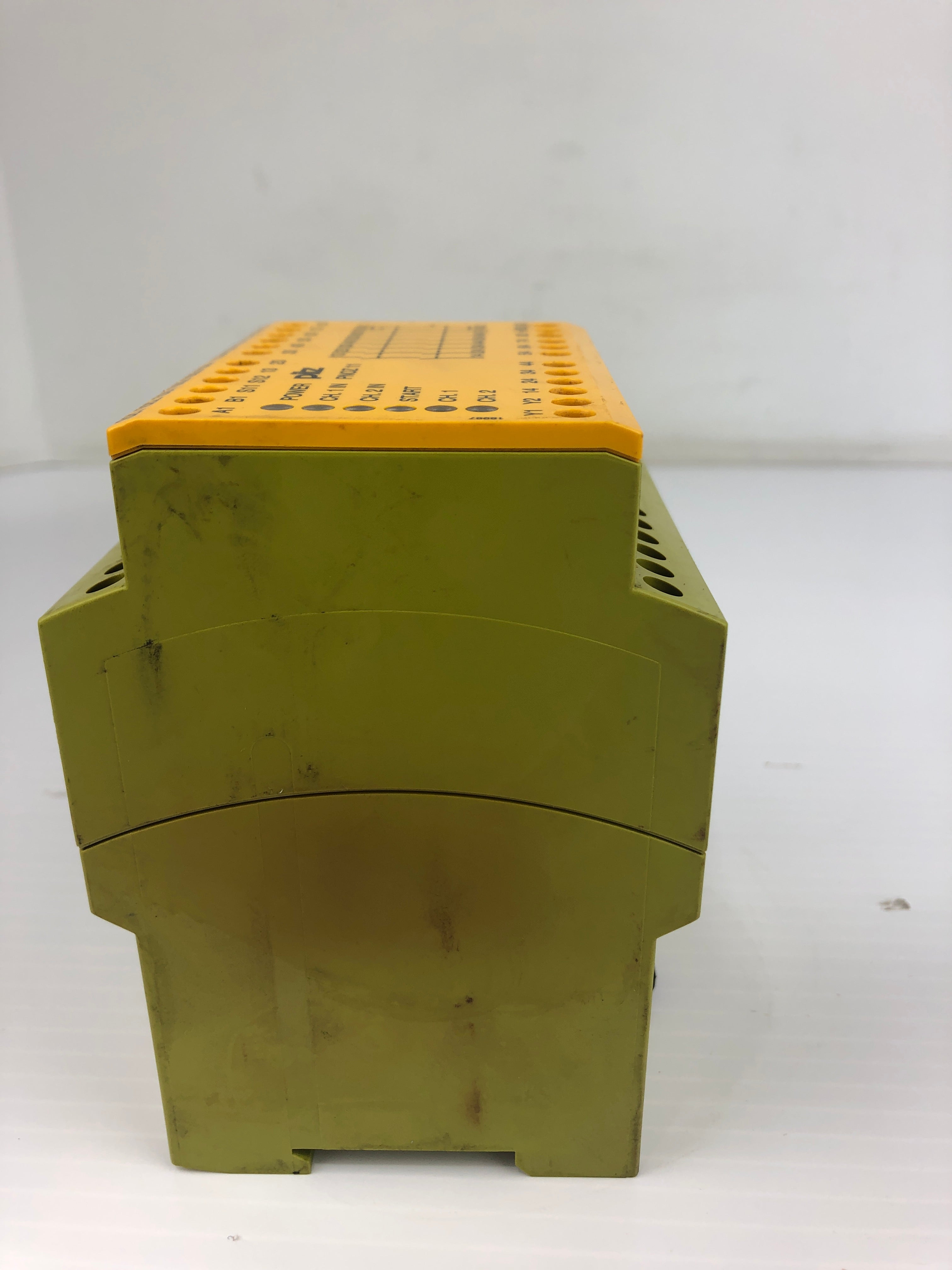 Pilz PNOZ 11 Safety Relay 110-120VAC 24VDC 7n/o 1n/c PNOZ11