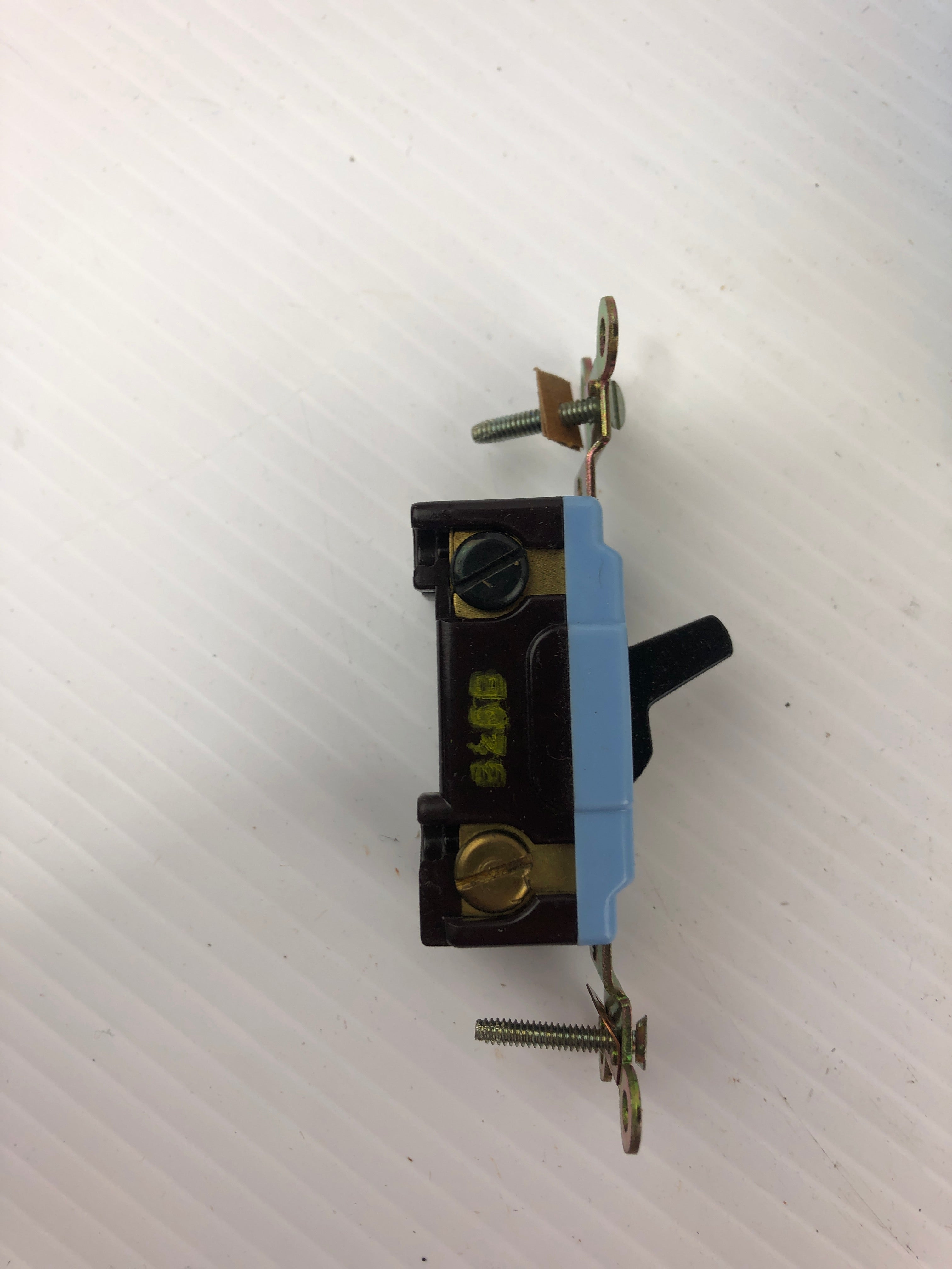 Leviton 1203-E Black AC Quiet Toggle Switch 15A 120/277V A/C Only Lot of 7