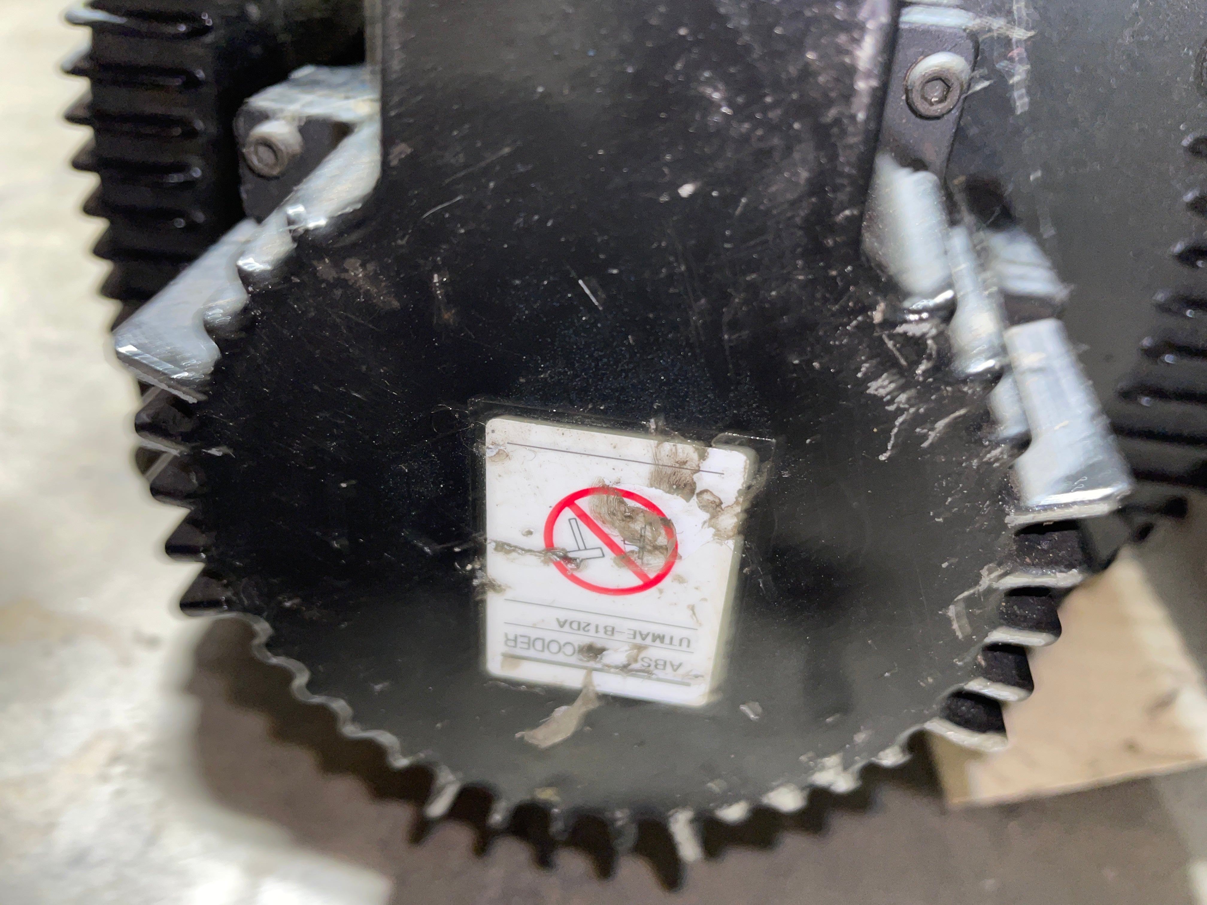 Yaskawa SGMD-40AWA-YR13 200V 22.8A 4000W Servo Motor
