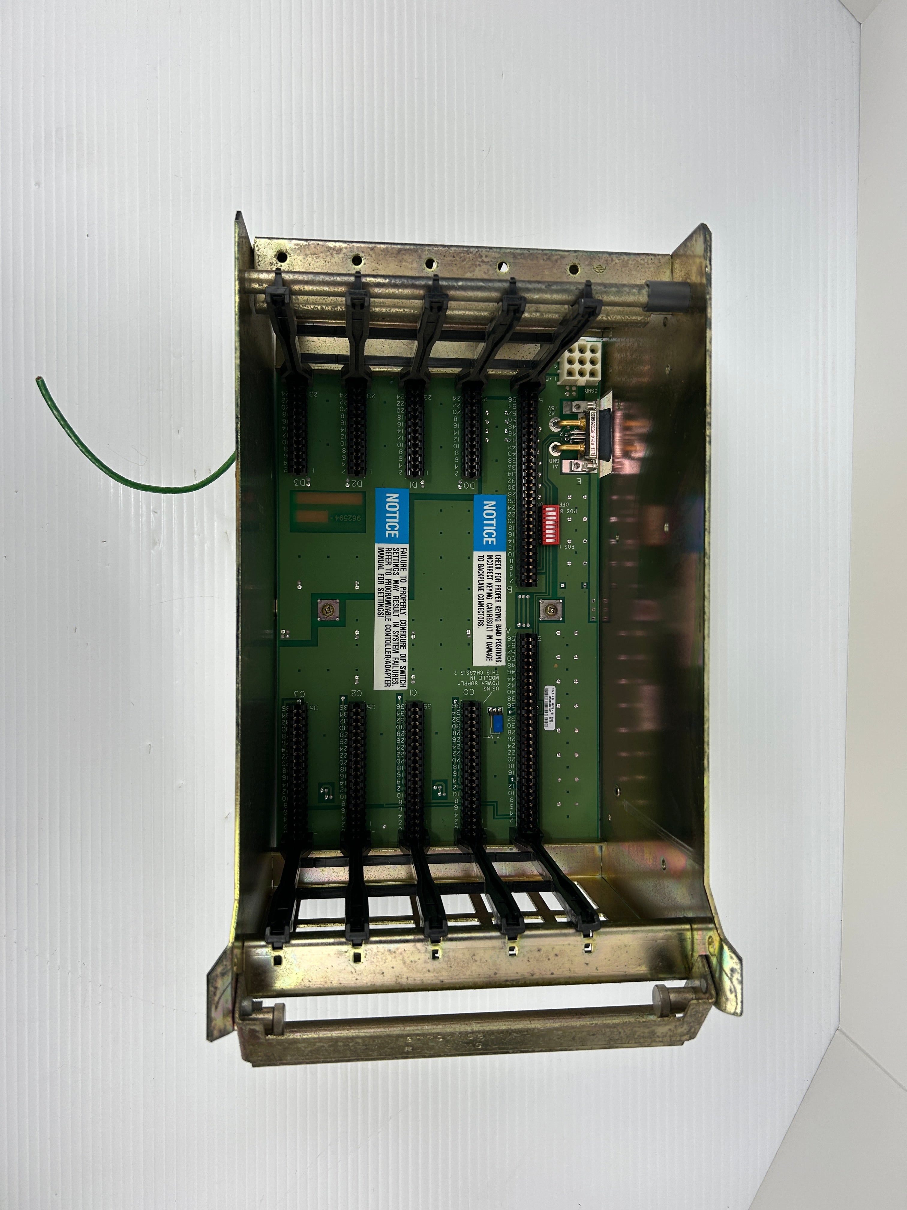 Allen-Bradley 1771-A1B 4-Slot I/O PLC Chassis Series B 1771-A1B/B