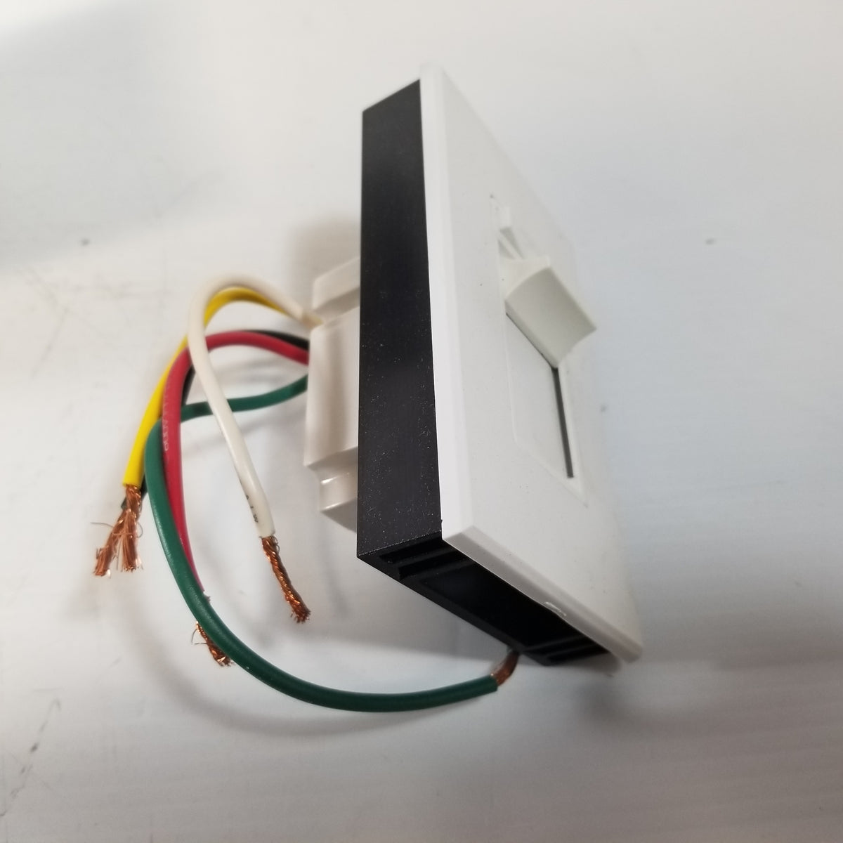 Leviton 86676-1W Fluorescent Slide Dimmer White