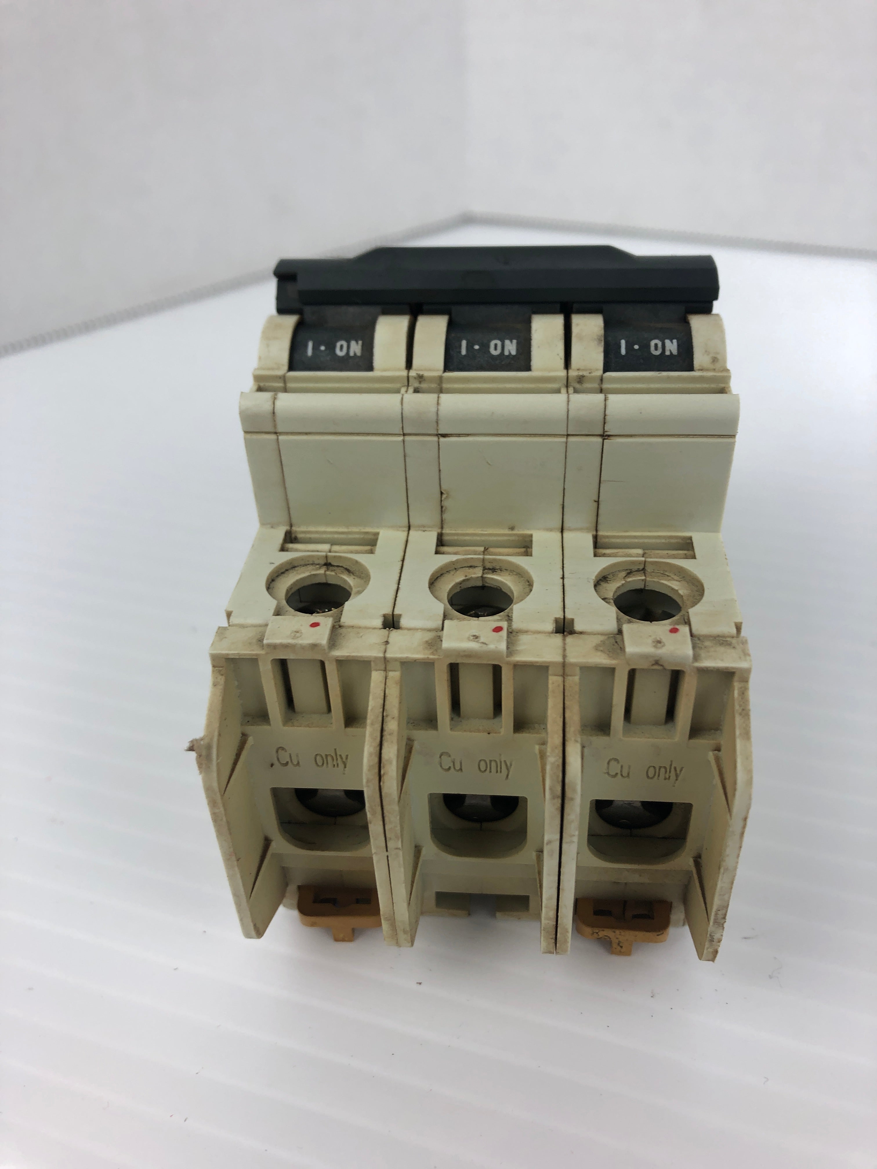 Merlin Gerin C60N Circuit Breaker Multi 9 Type D 30A 3P