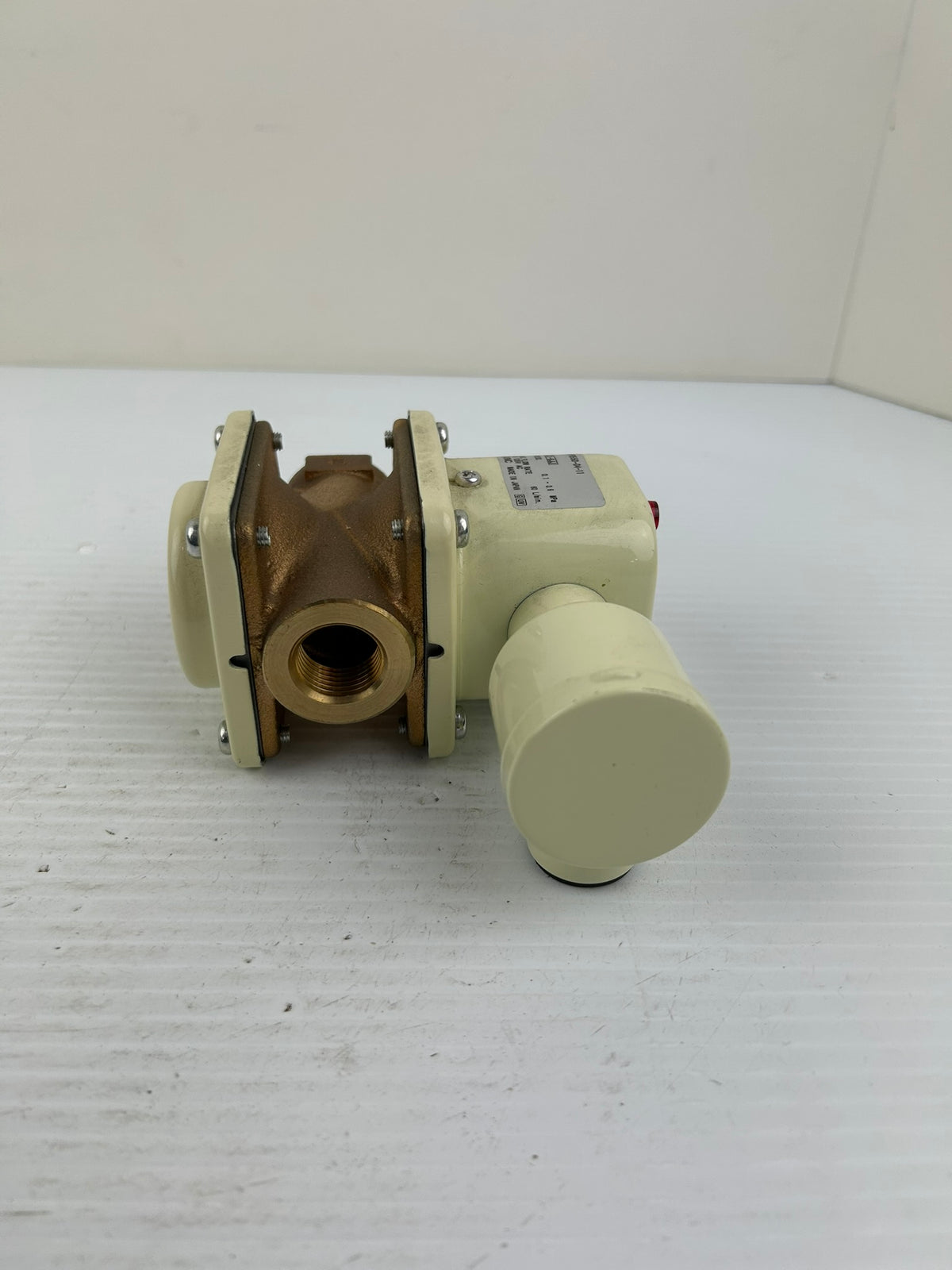 SMC IFW550-04-11 Industrial Flow Switch 60 L/min 5A 125V AC 0.1-0.6 MPa