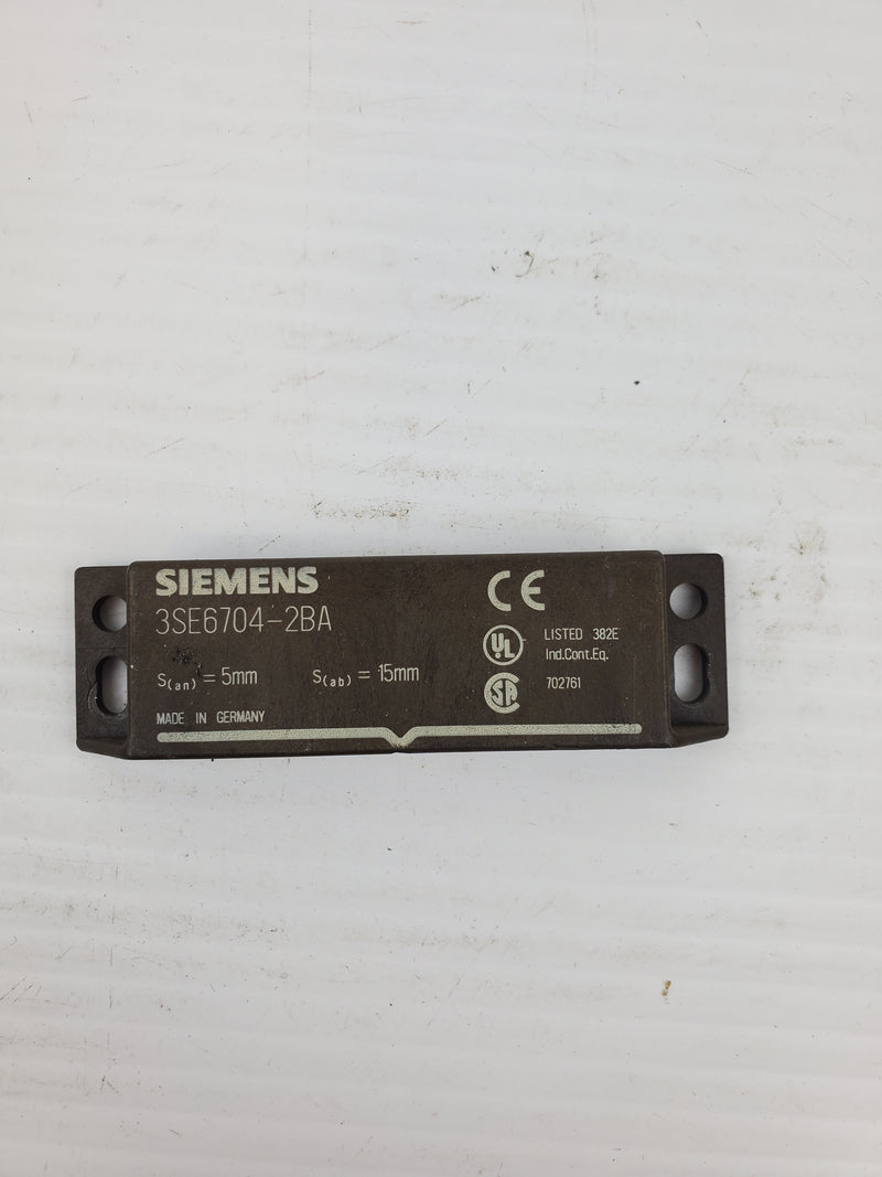 Siemens 3SE6704-2BA Safety Magnetic Switch Actuator 3SE67042BA