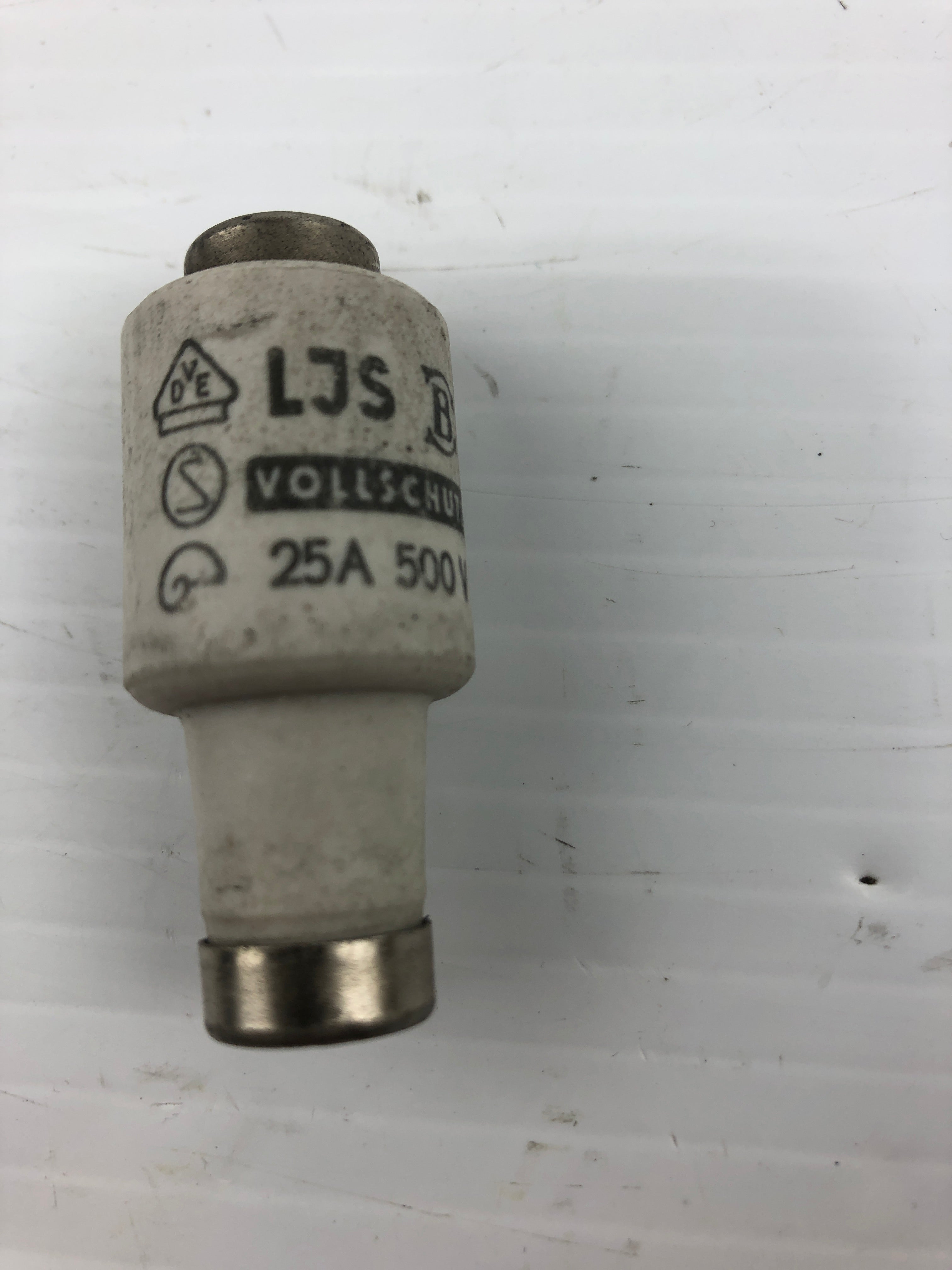 LJS Vollschutz Ceramic Bottle Fuse 25A 500V - Lot of 4