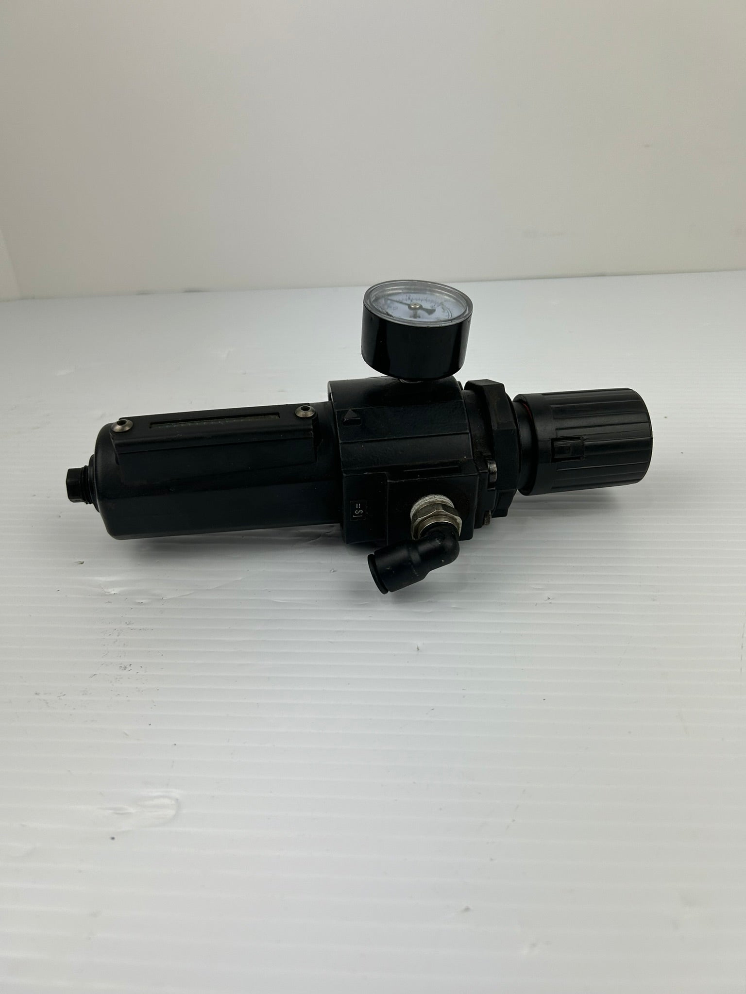 Fleetwood 1220-0401-011 Filter Regulator 3/8 NPT