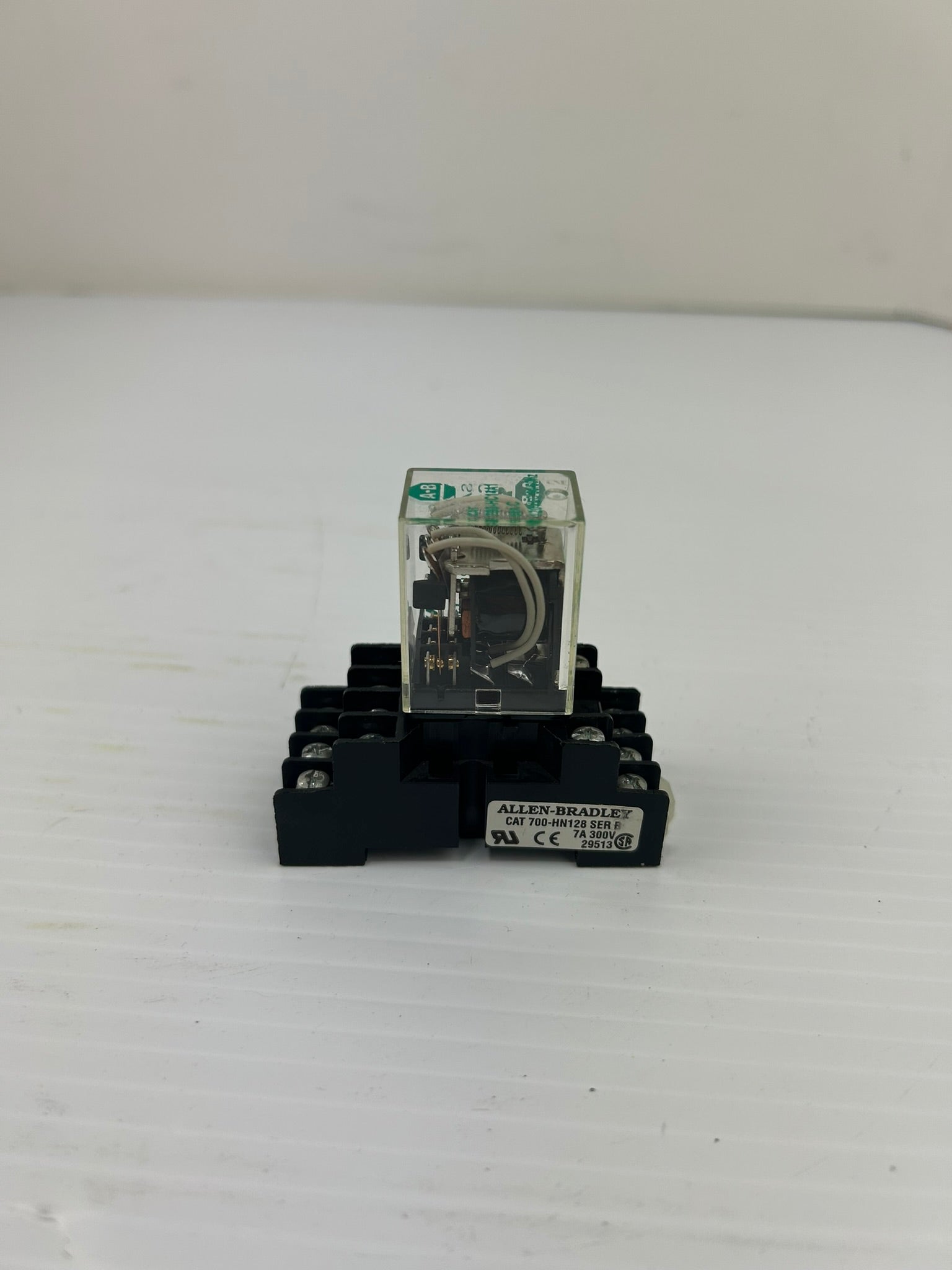 Allen-Bradley 700-HC14A1 Relay Series C with 700-HN128 Base Series B