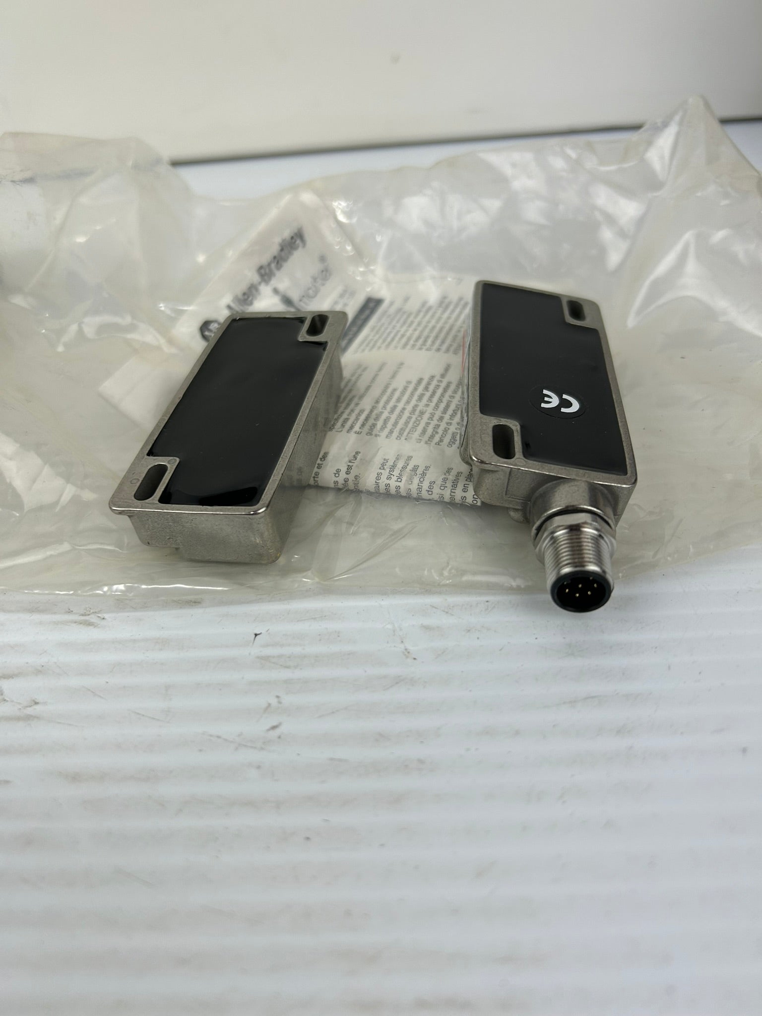 Allen-Bradley 440N-S32046 Guardmaster Sipha Sensors GD2 Safety Switch Series A