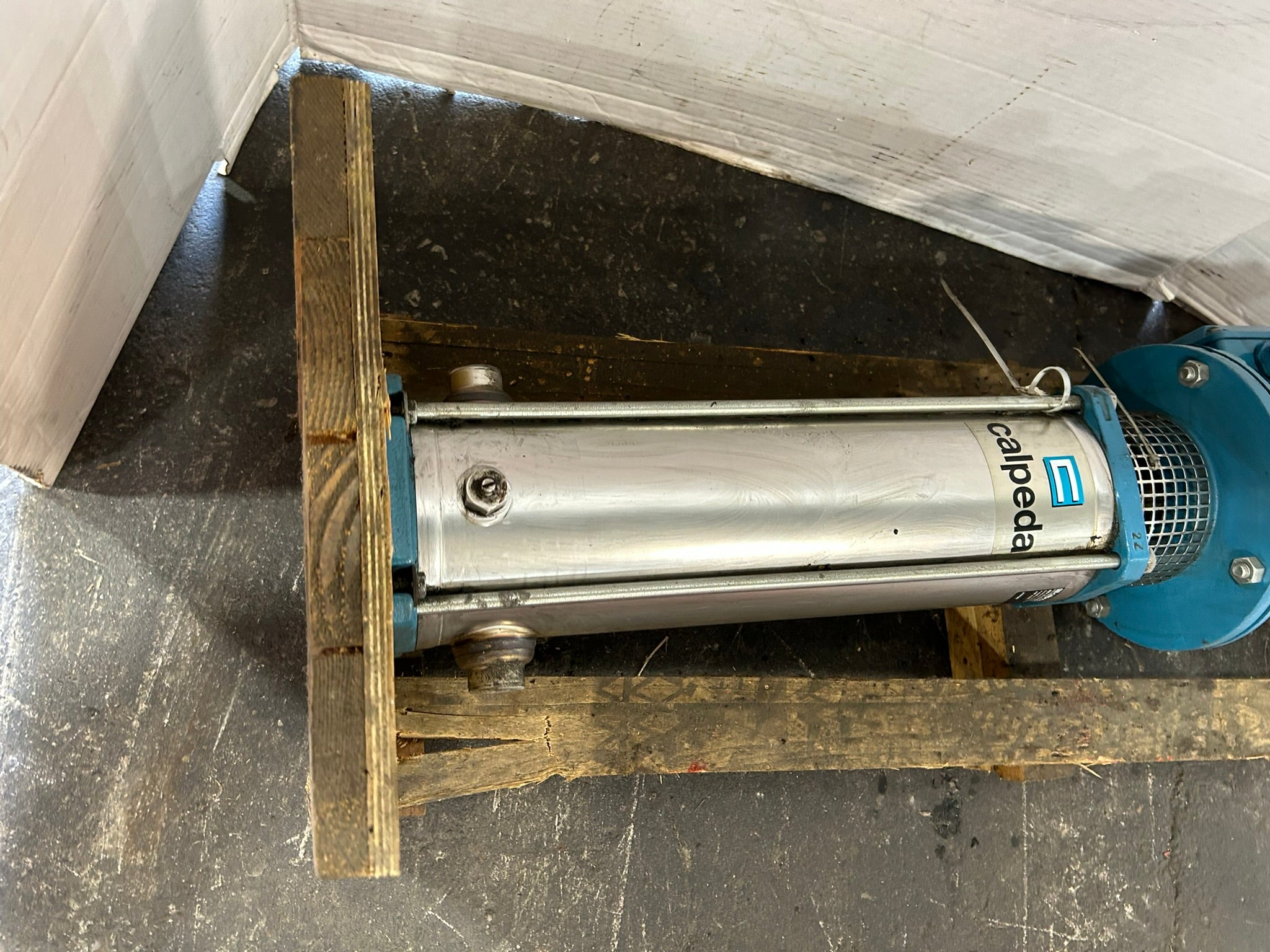 Calpeda MXV 25-214-60/C Vertical Multistage Pump 5.5HP 460V 3PH M112 V1-4T Motor