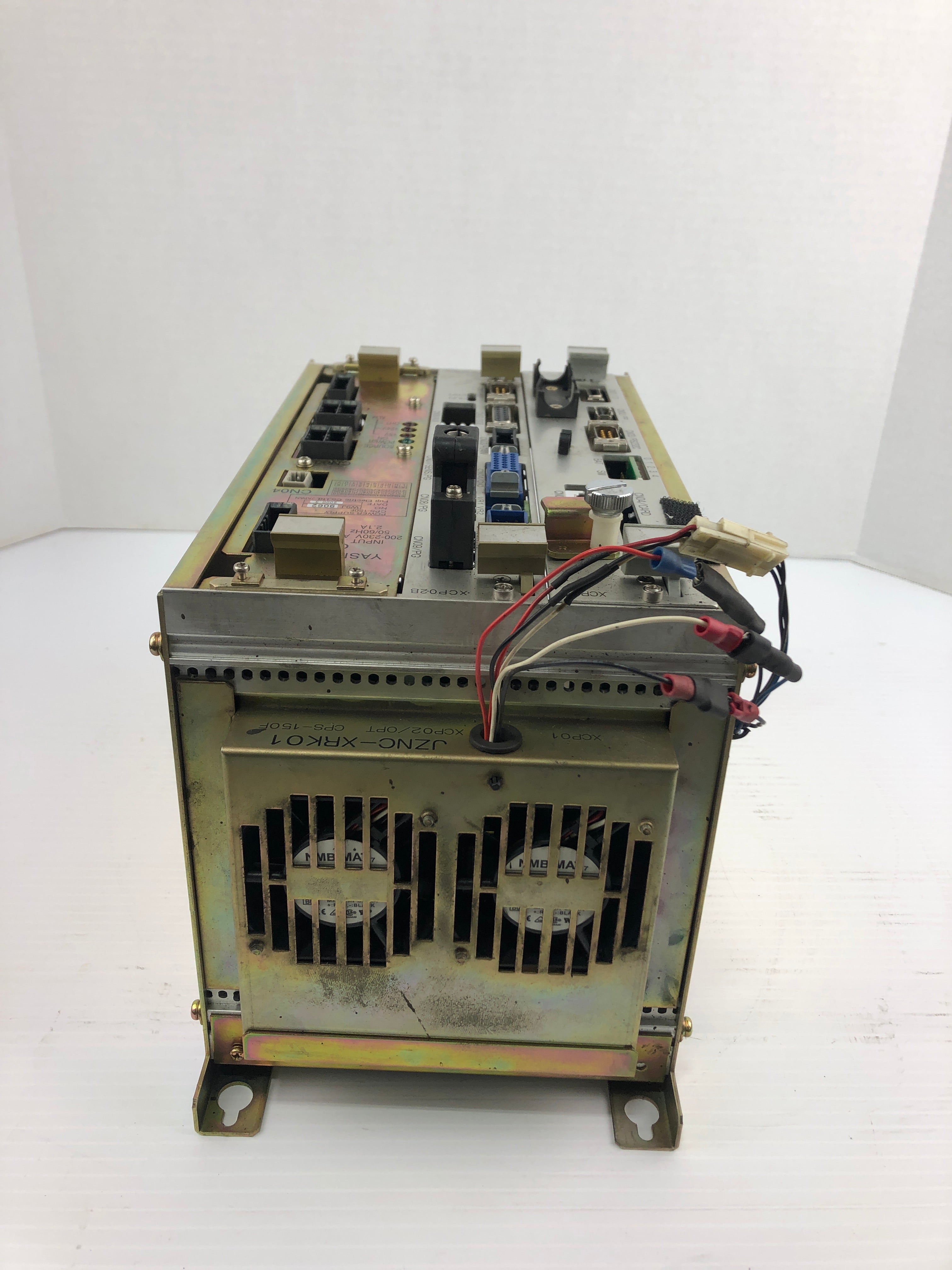 Yaskawa Electric JZNC-XRK01B-1 Robot Controller 200-230V 2.1A 50/60Hz