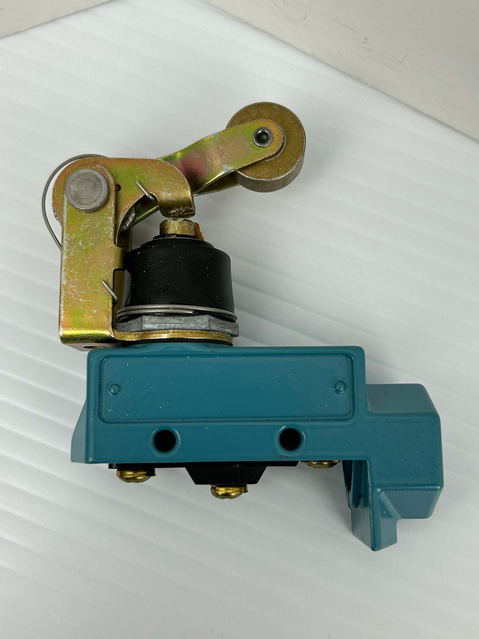 Honeywell BZE6-2RN2 Micro Switch