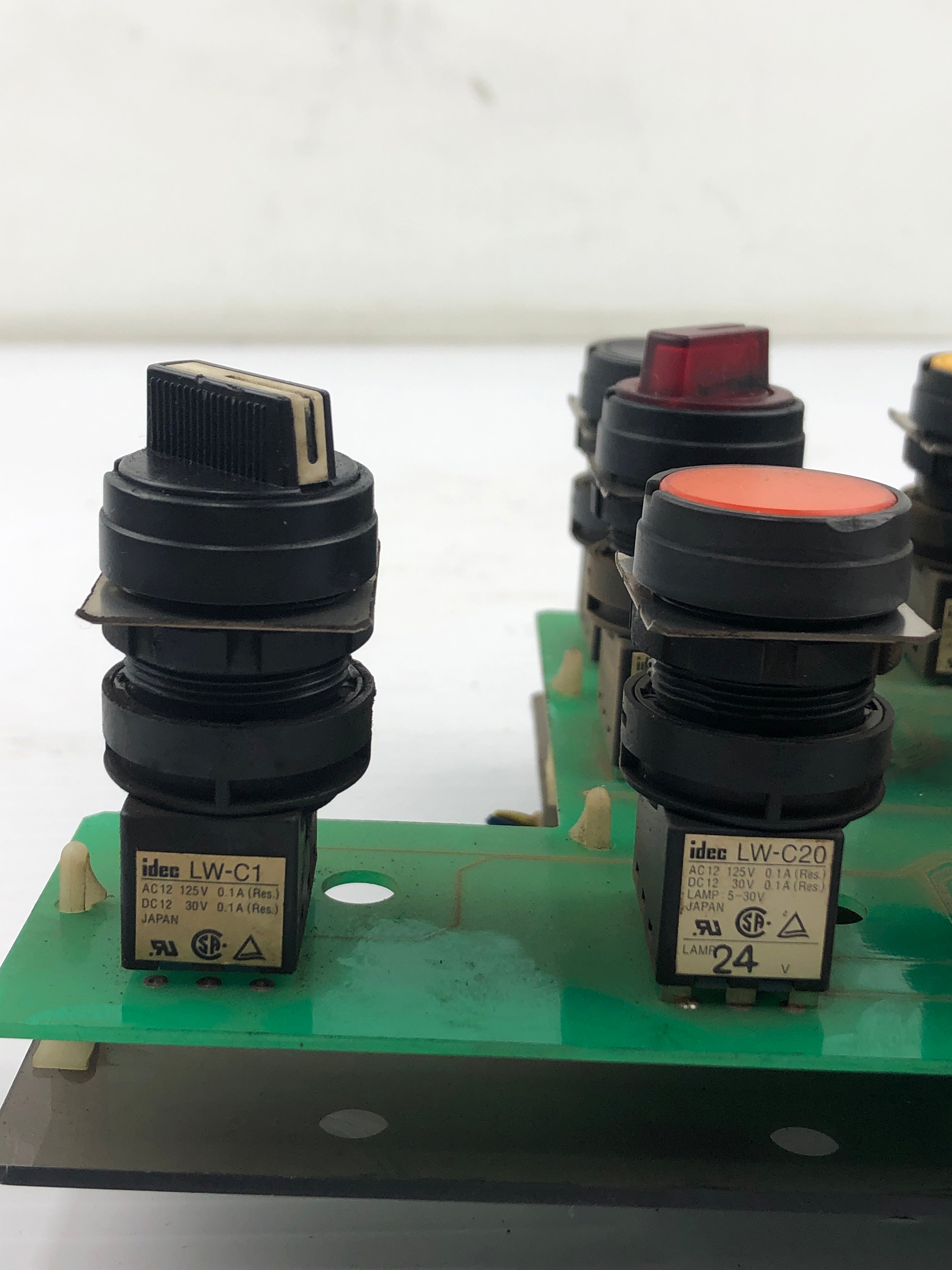 Idec PCB5278B Safety Switch Circuit Board with Push Buttons
