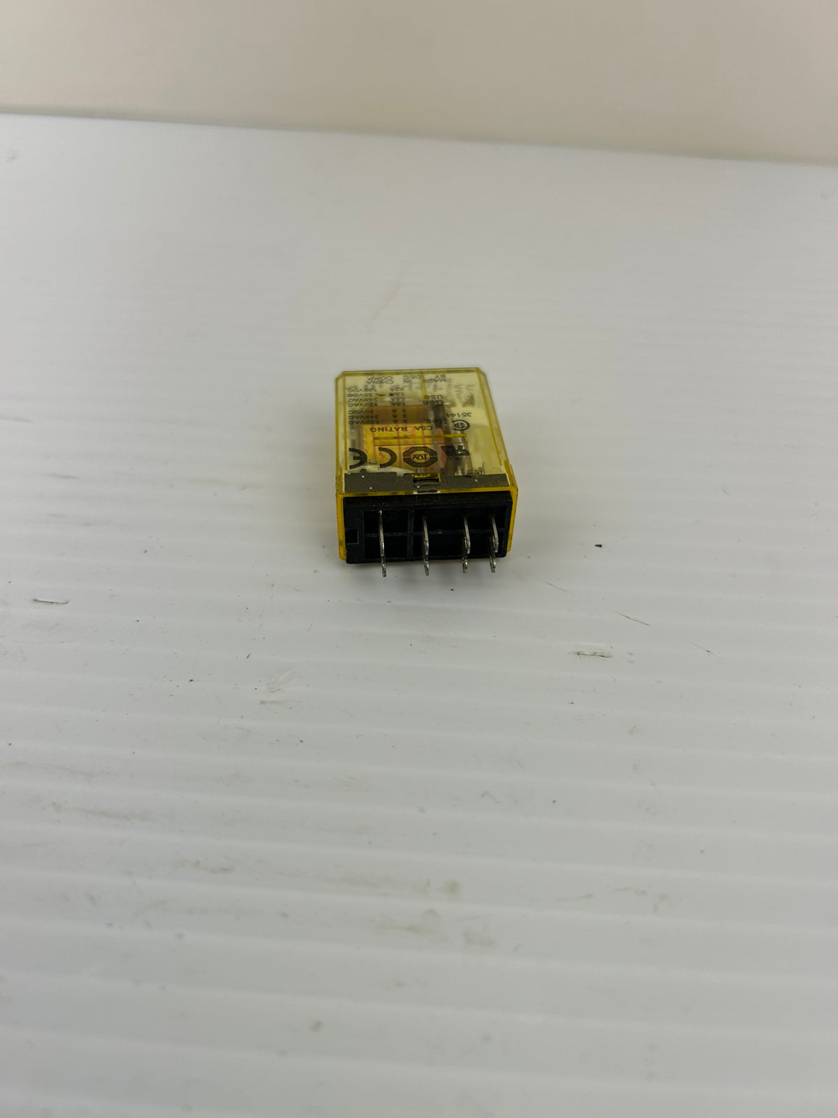 IDEC RY2S-U AC120V DPDT Relay 3A 120VAC Plug-In Miniature Industrial - Lot of 7