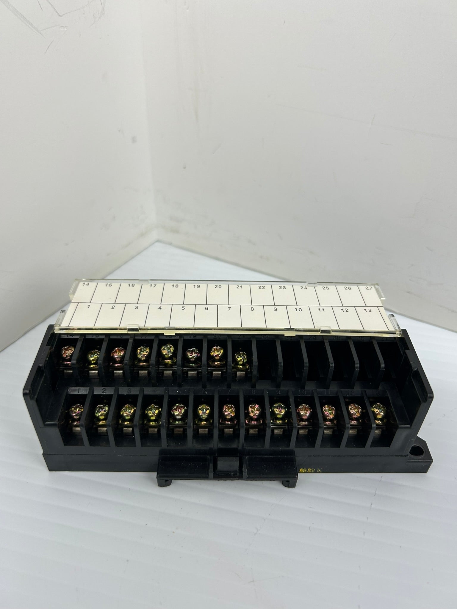 Fuji Electric AU-CW 21B1-03 Terminal Block 600V 2mm²