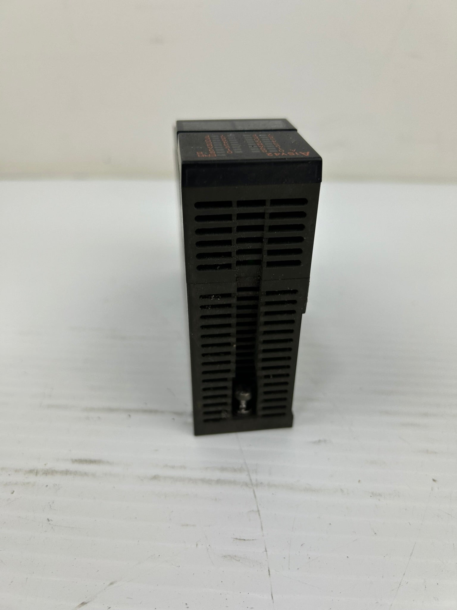 Mitsubishi A1SY42 Output Unit PLC Module 12/24VDC 0.1A