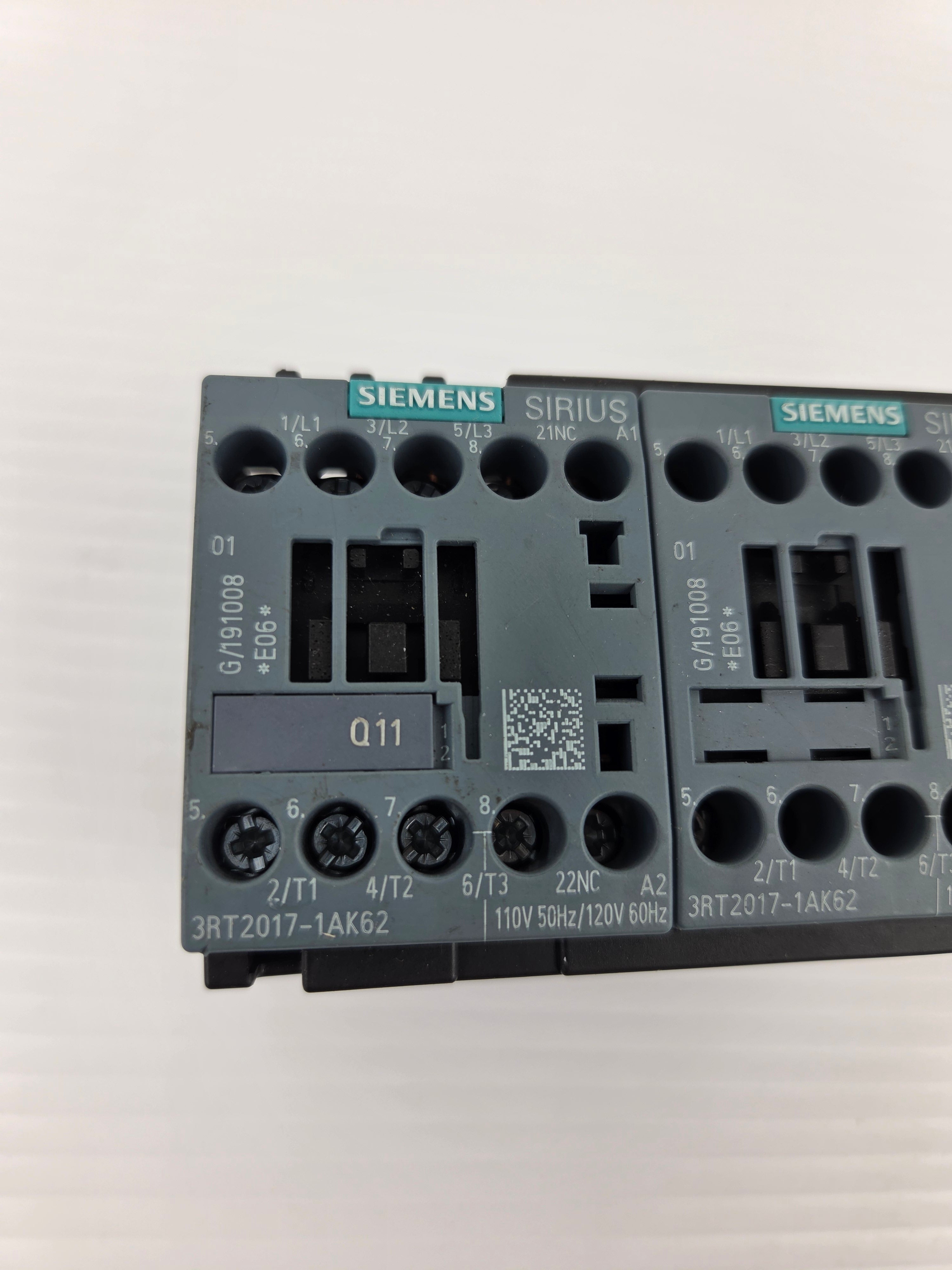 Siemens SIRIUS 3RA2317-8XB30-1AK6 Reversing Contactor 3RT2017-1AK62