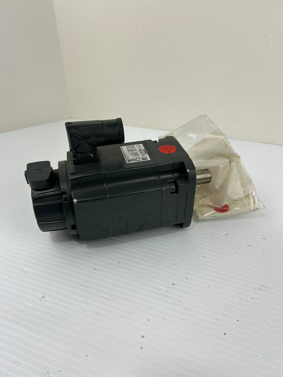 Siemens 1FK7042-2AF71-1RG0 SIMOTICS Servo Motor 270V 3000 RPM