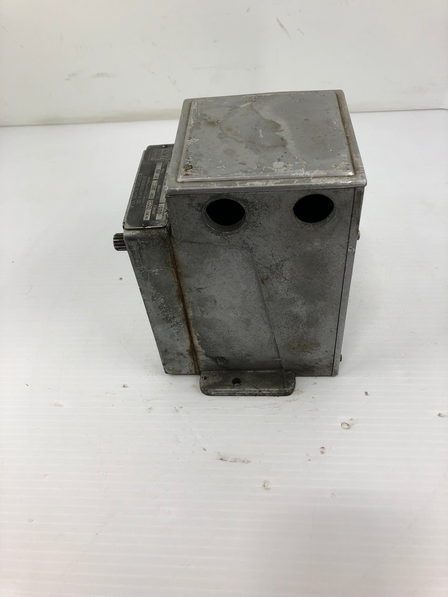 Barber Colman 35-576 Actuator 120V 60-Cycle 180 Degree 220 LB-IN