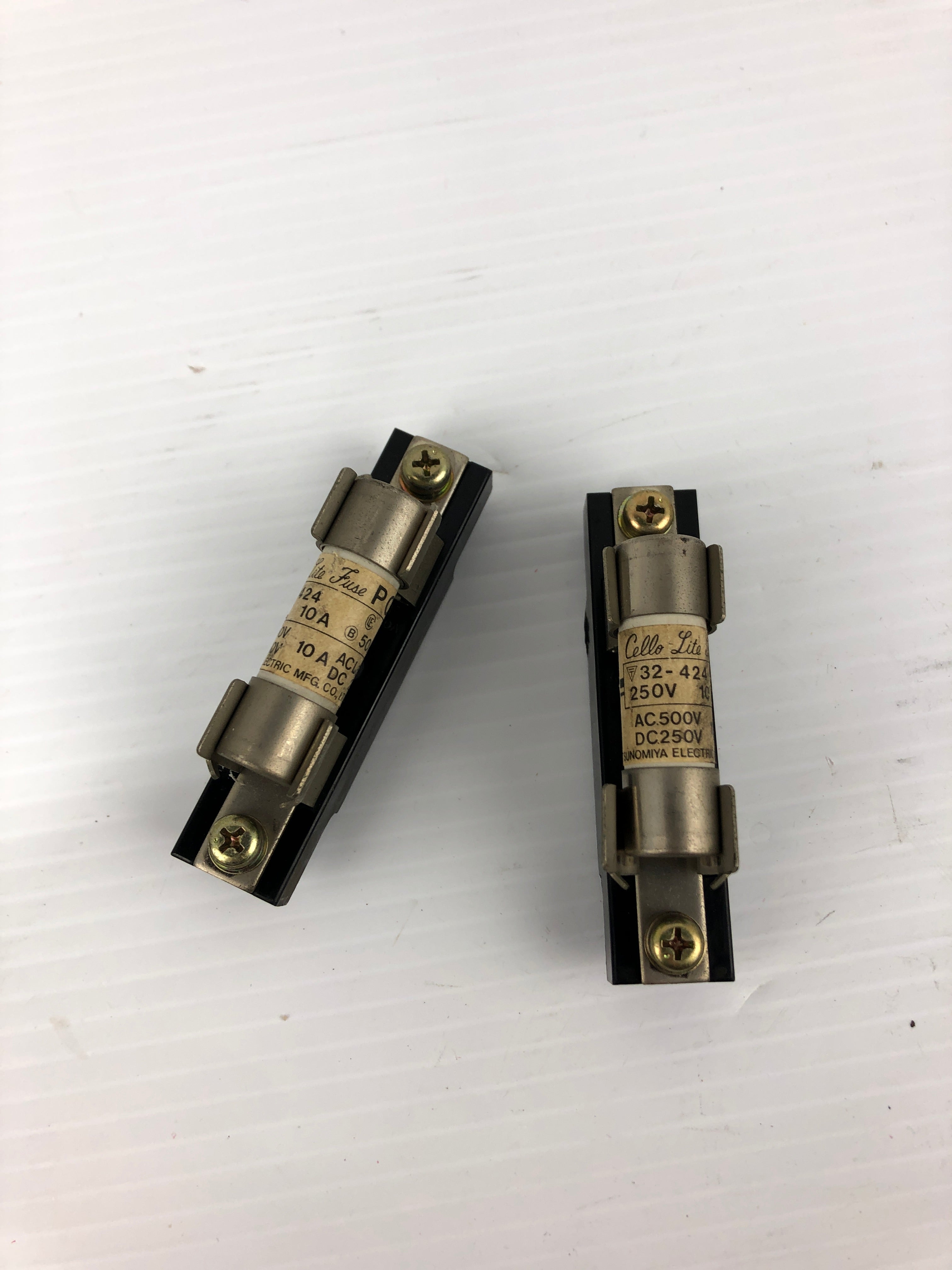 Cello Lite 32-424 Fuse 250V 10A 50KA PC1 with Fuse Holder FHSC1F - Lot of 2