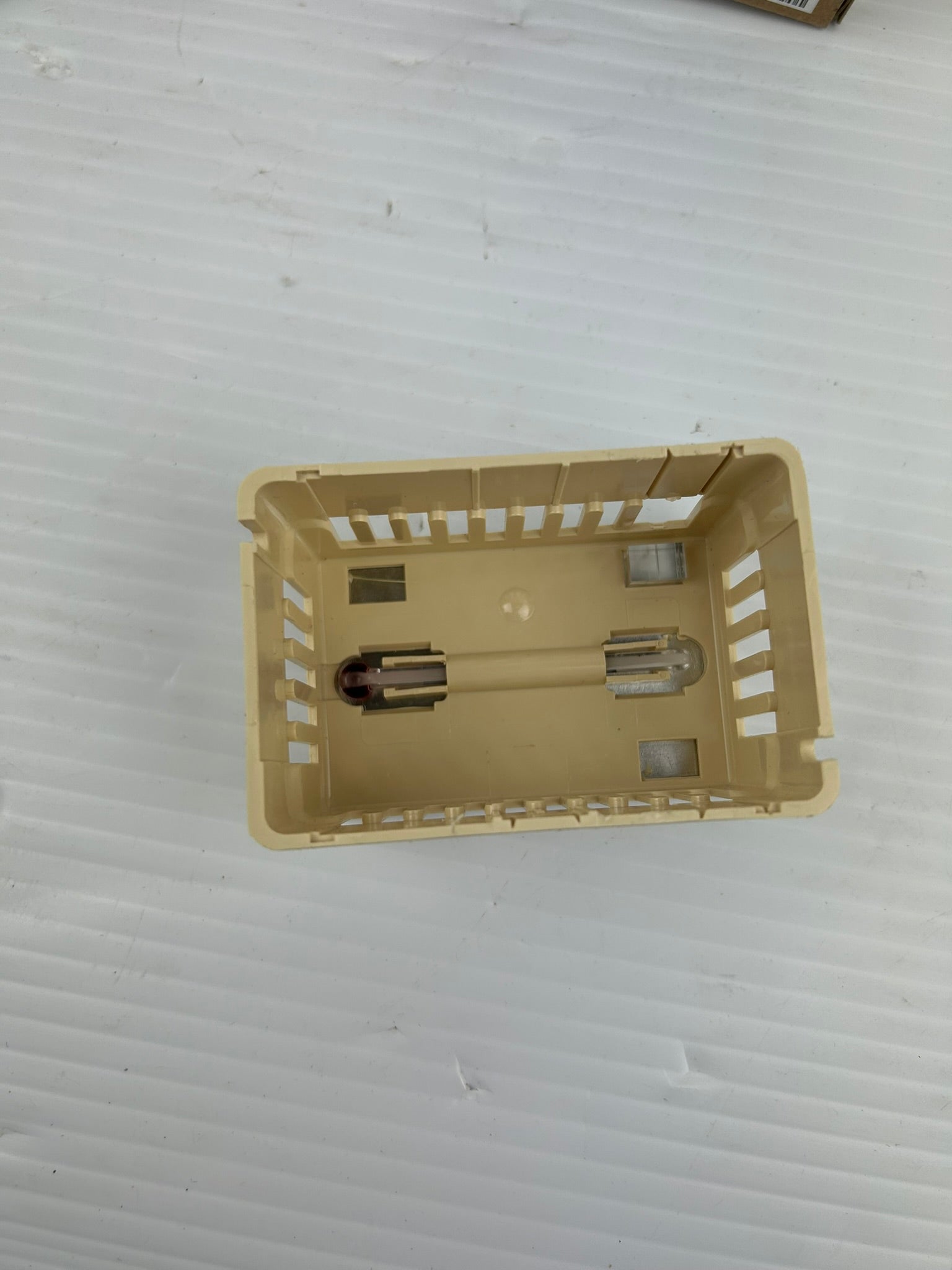 Johnson Controls T-4000-2142 Beige Plastic Thermostat Cover Horizontal
