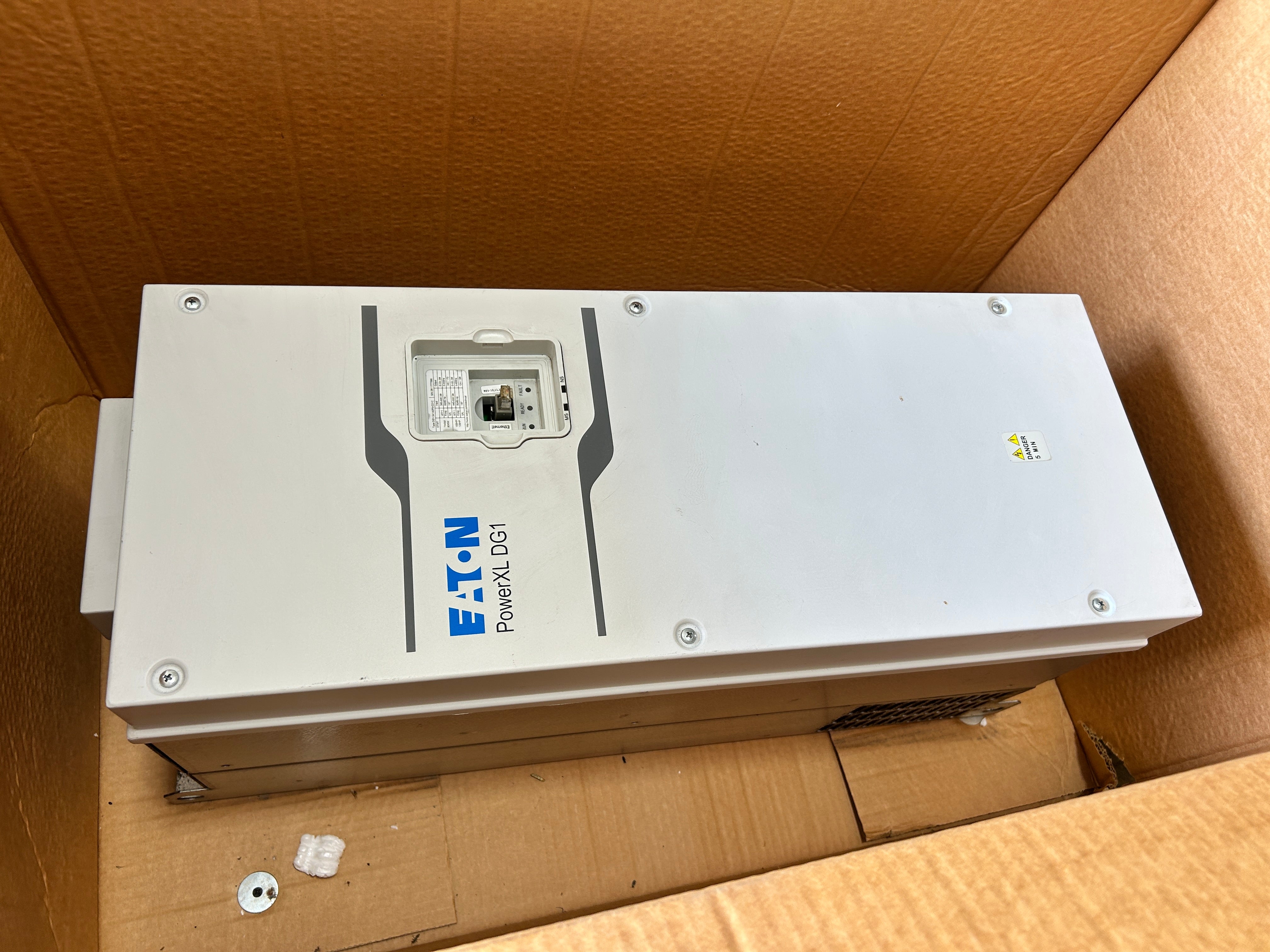 Eaton PowerXL DG1-34140FN-C21C Variable Frequency Drive 100HP 75kW 380-500V