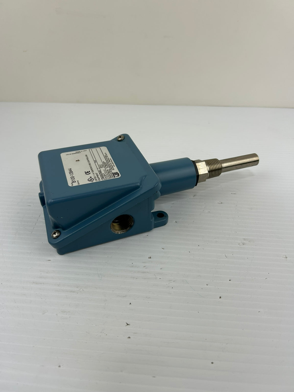 United Electric B100-13944 Temperature Control Switch 15A 250VAC