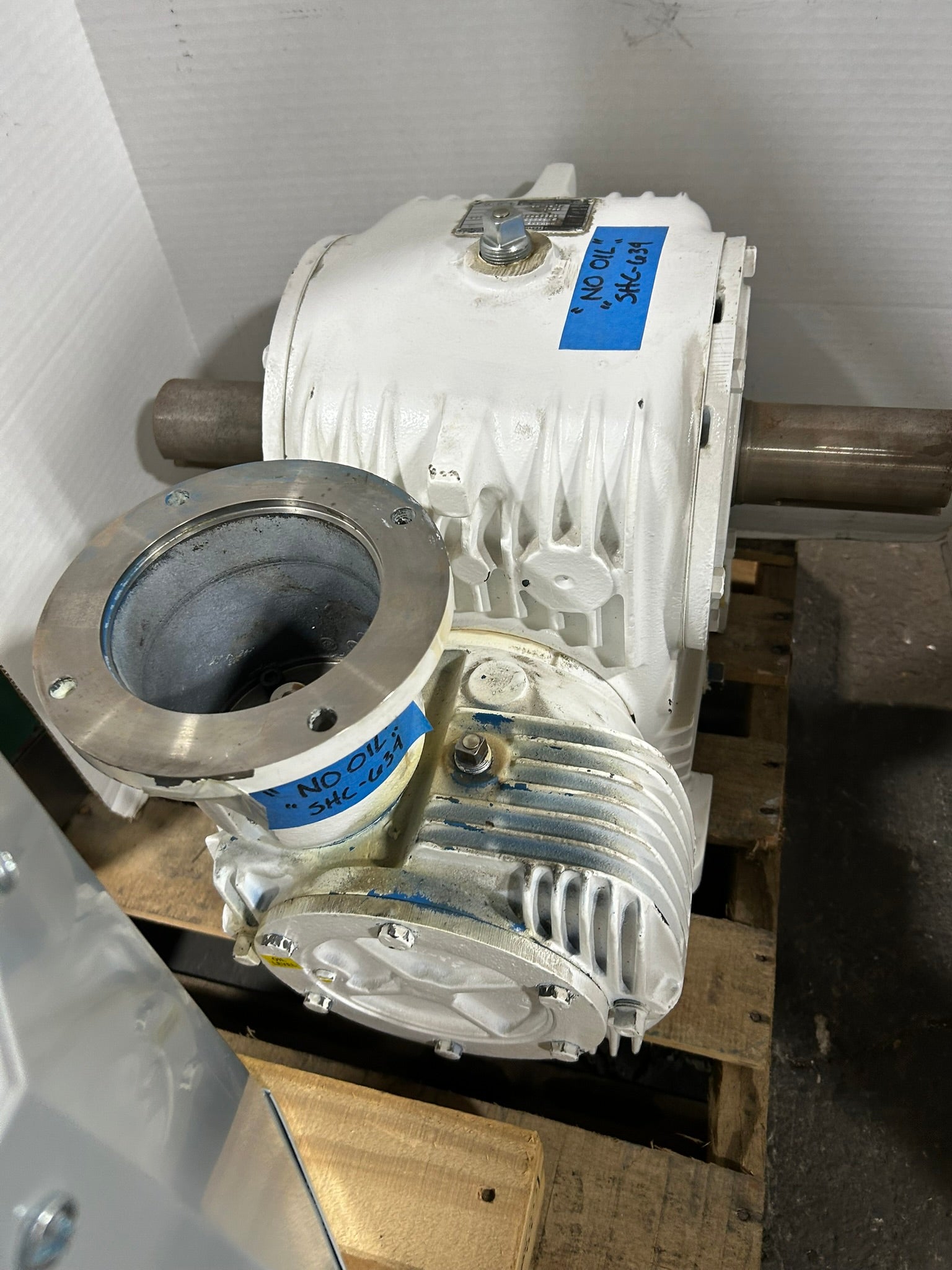 Textron MVU40DA054-F3 Cone Drive Gearbox 75-1 Ratio 1750RPM 4.91 HP
