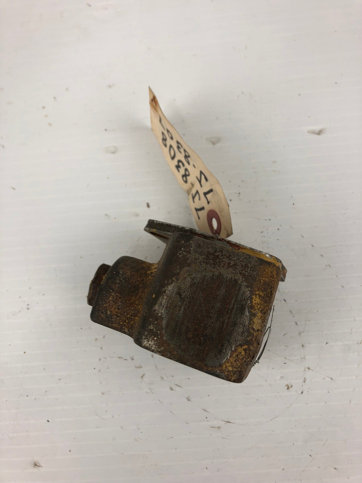 CAT 7J-8308 Valve Caterpillar 7J8308