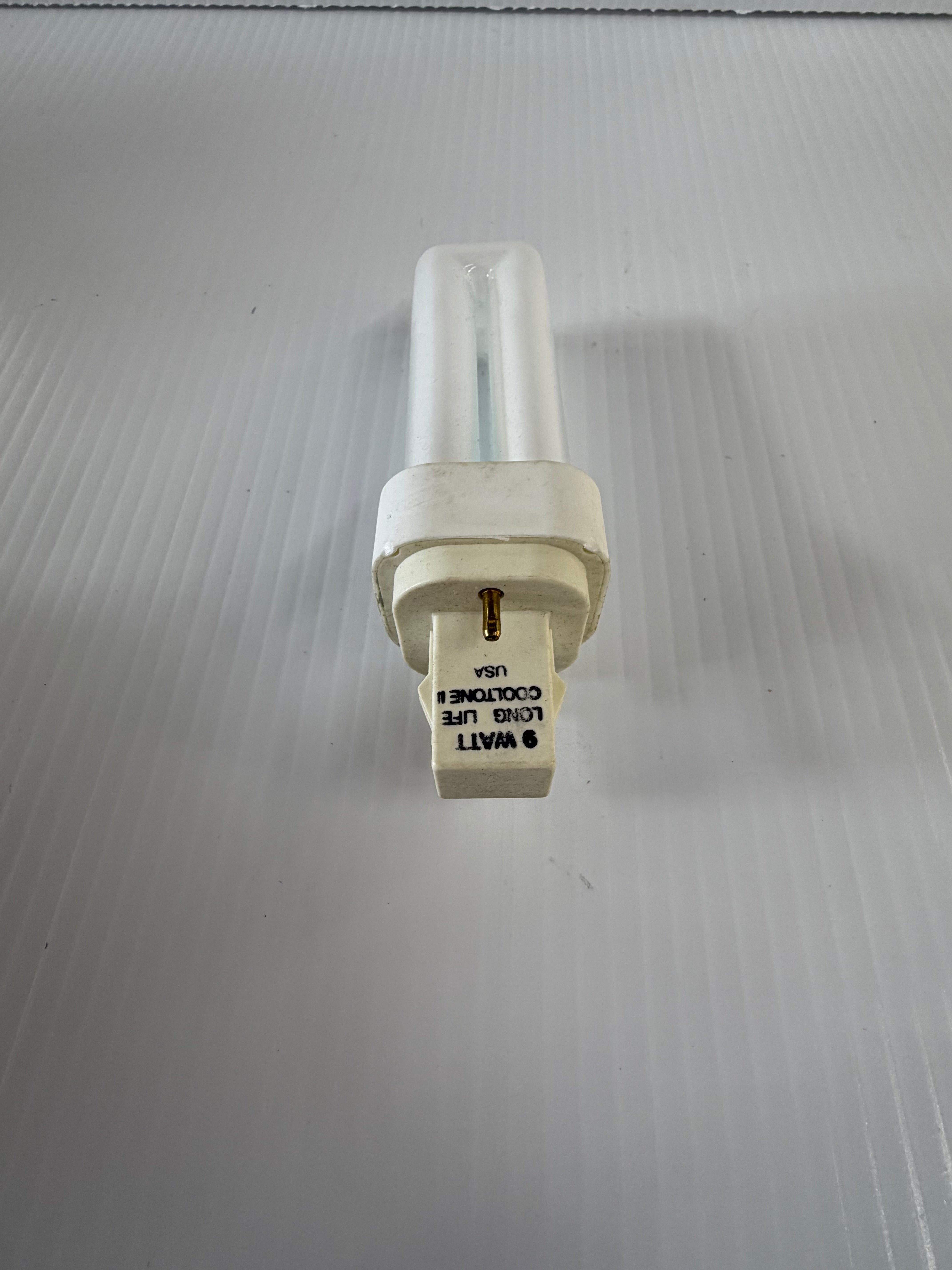 Lot of 4 9 Watt Cooltone Long Life Bulbs