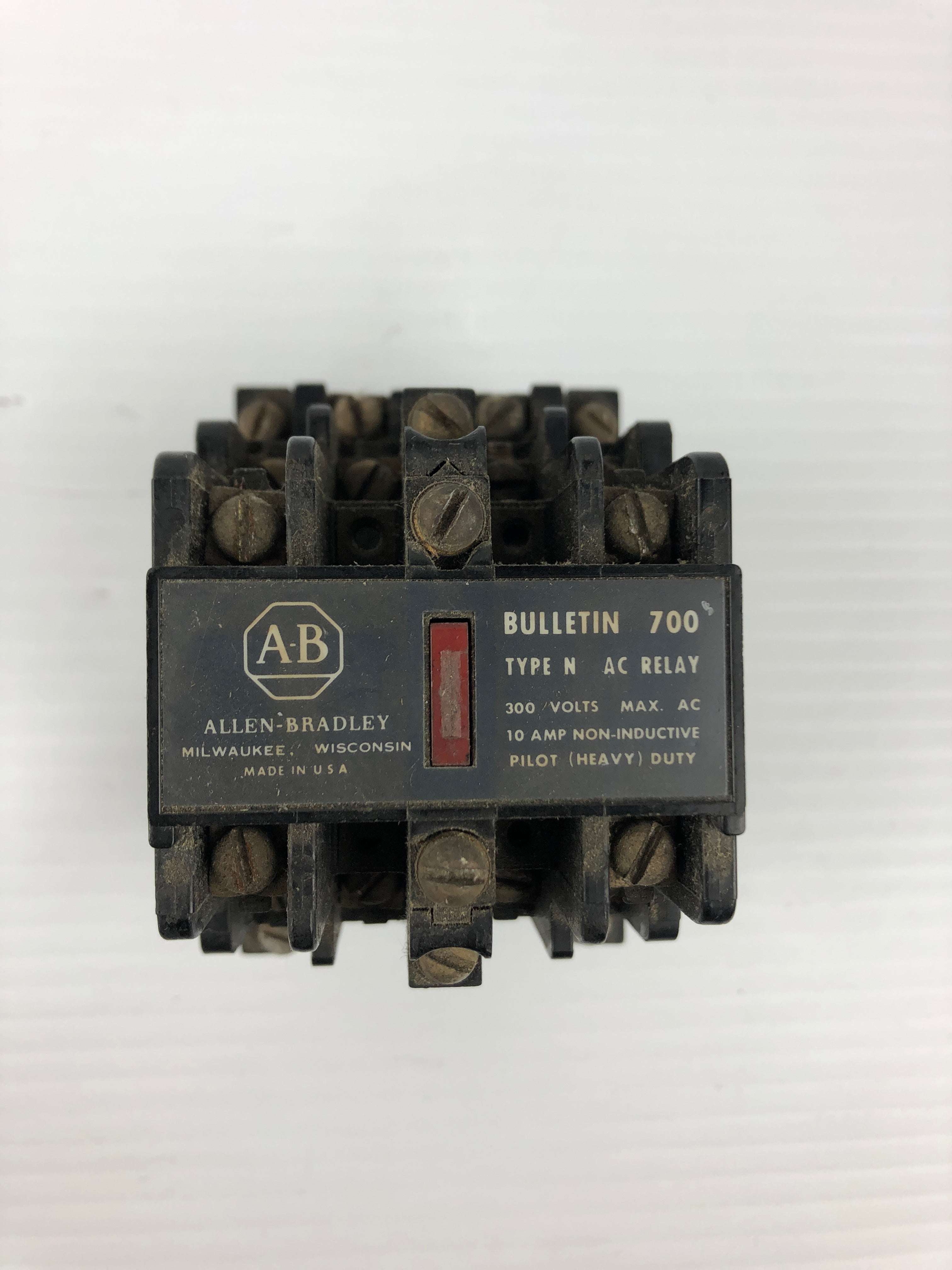Allen-Bradley Coil Relay 700-N400A1 120V 60CY 110V 50CY 84AB86 Series B