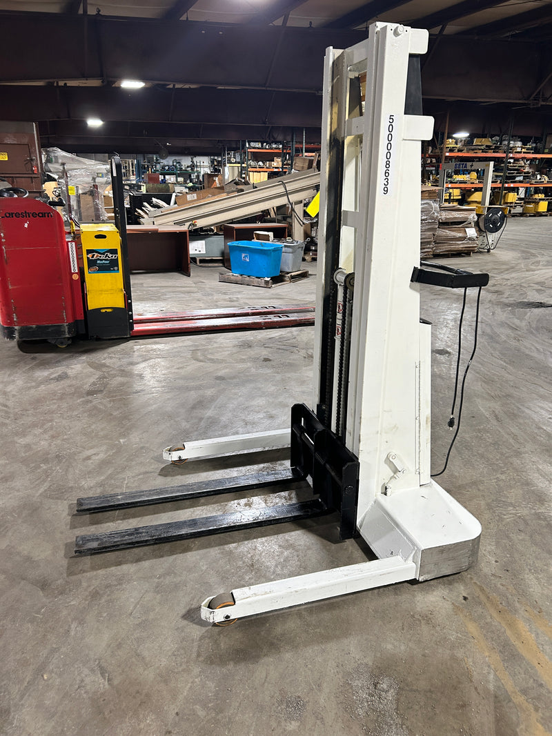 Crown 15BT Electric Pallet Jack Tugger Lift 1400 Lb. Capacity 12V 1980 15BT-110