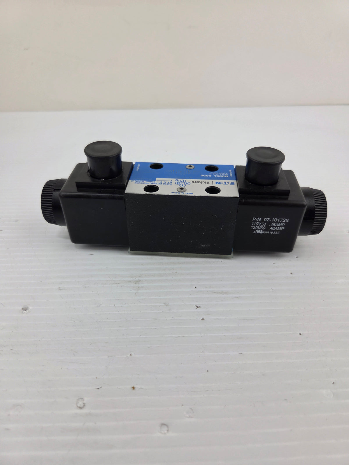 Eaton Vickers DG4V-3S-6C-M-U-B5-60 Hydraulic Directional Valve 5000 PSI Black