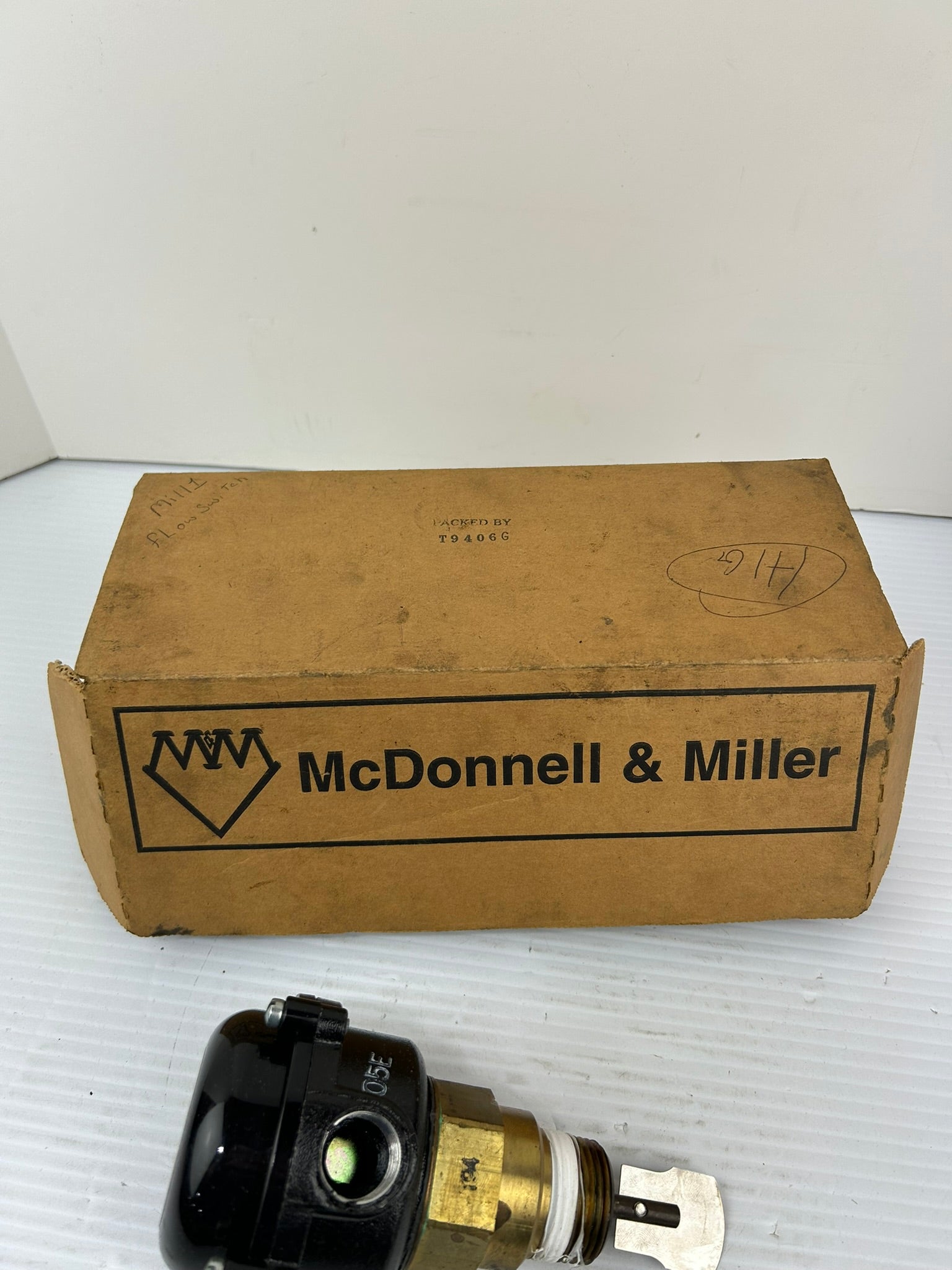 ITT McDonnell & Miller FS8-W Flow Switch 1" NPT Paddle (Thermatool 03CP149-316)