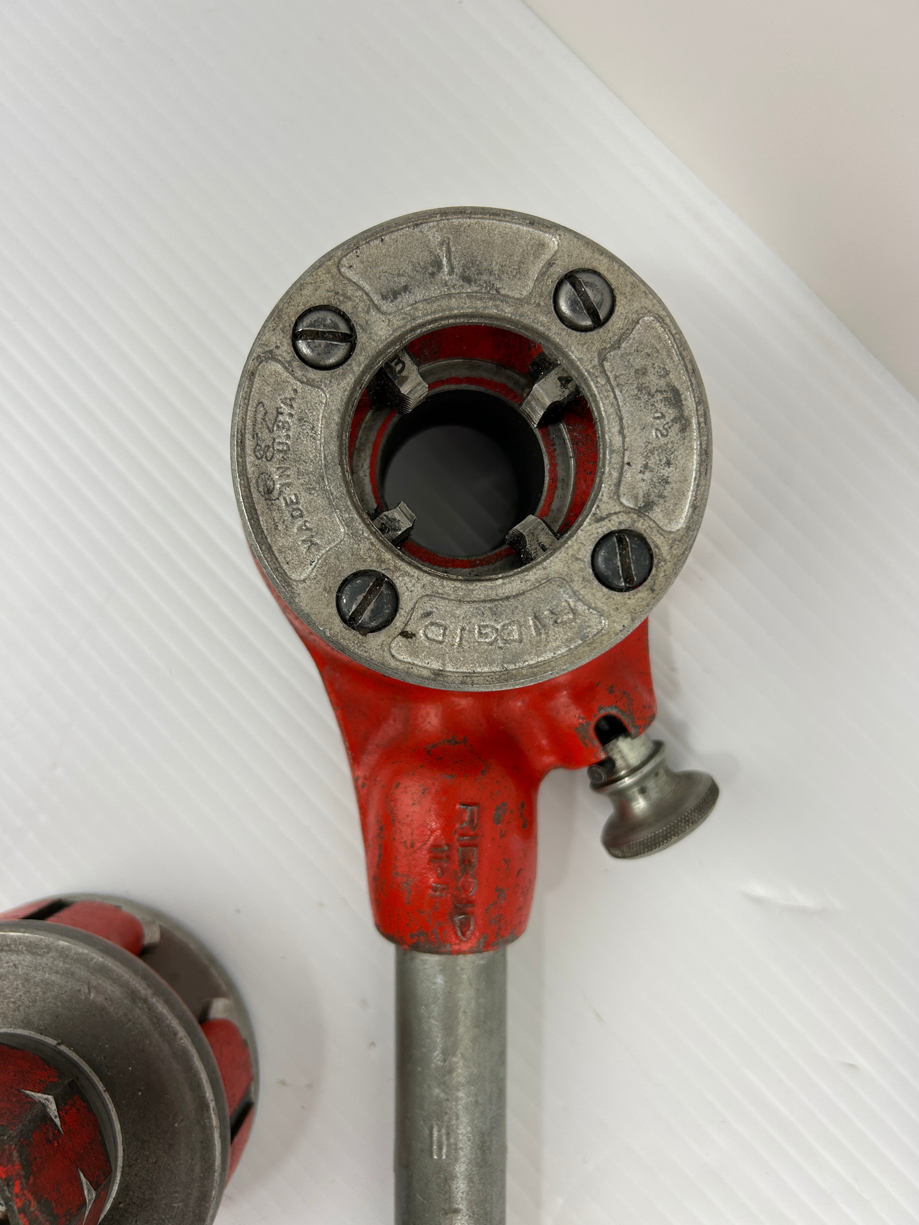 Ridgid 11-R Pipe Threader Ratchet with Handle & #11 1/2" #12 3/4" 1-1/4" Die Set