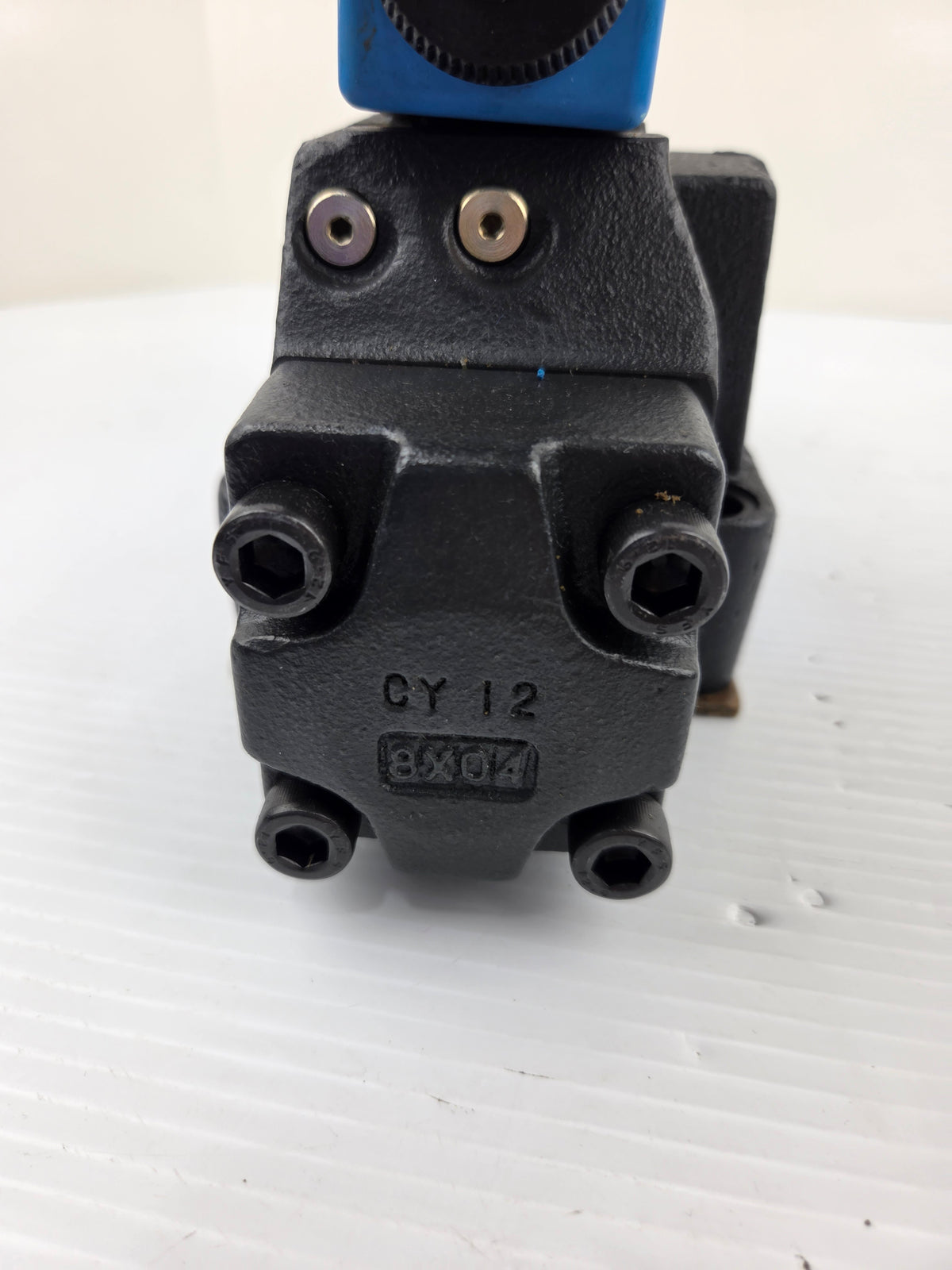 Eaton Vickers DG5V-8-S-2C-T-M-U-B-10 Directional Control Valve 02-325899