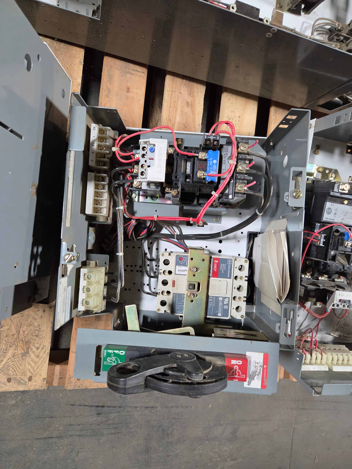 Allen-Bradley MCC Bucket 2113B Size 1 FVNR 15A Breaker 3.0HP 3PH 480V - No Door