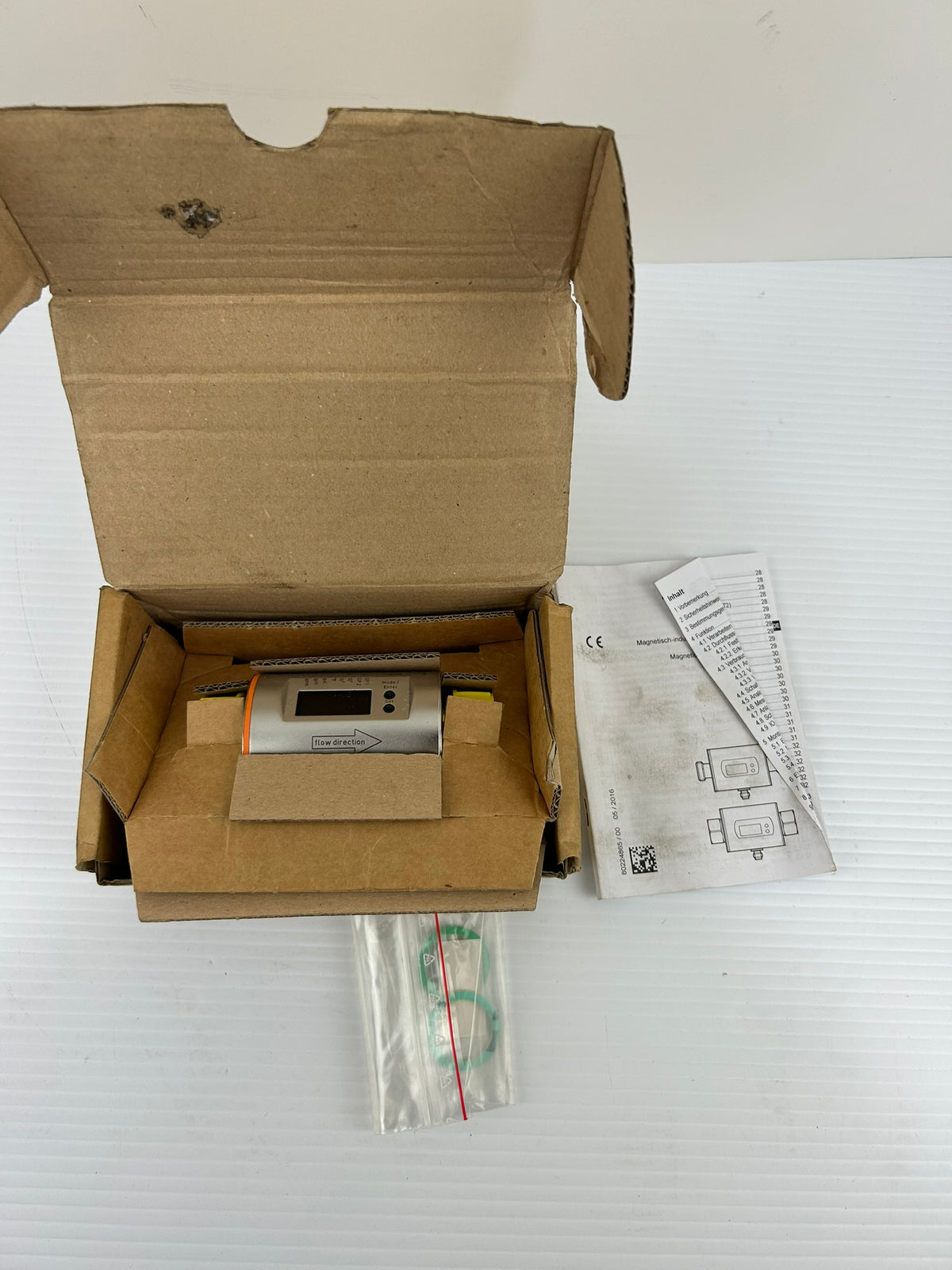 ifm SM8001 Electromagnetic Flow Meter Sensor 0-26.4 GPM 200mA 0-10VAC - NEW