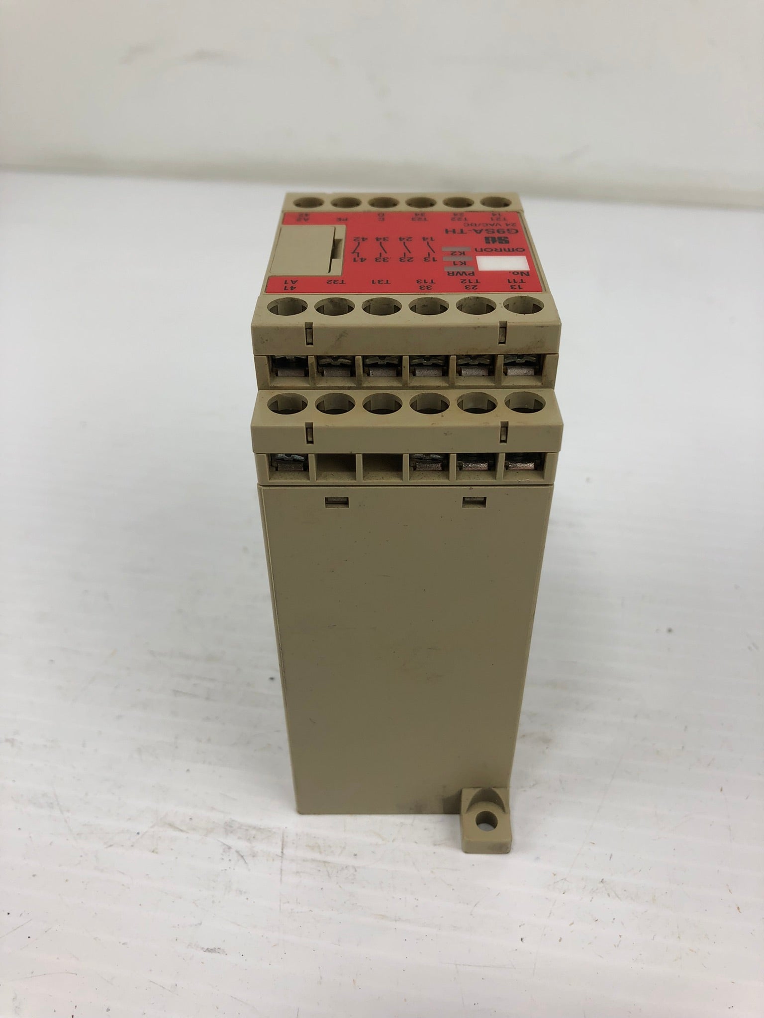 Omron G9SA-TH301 Safety Relay Unit Two Hand Controller - Bottom Damaged