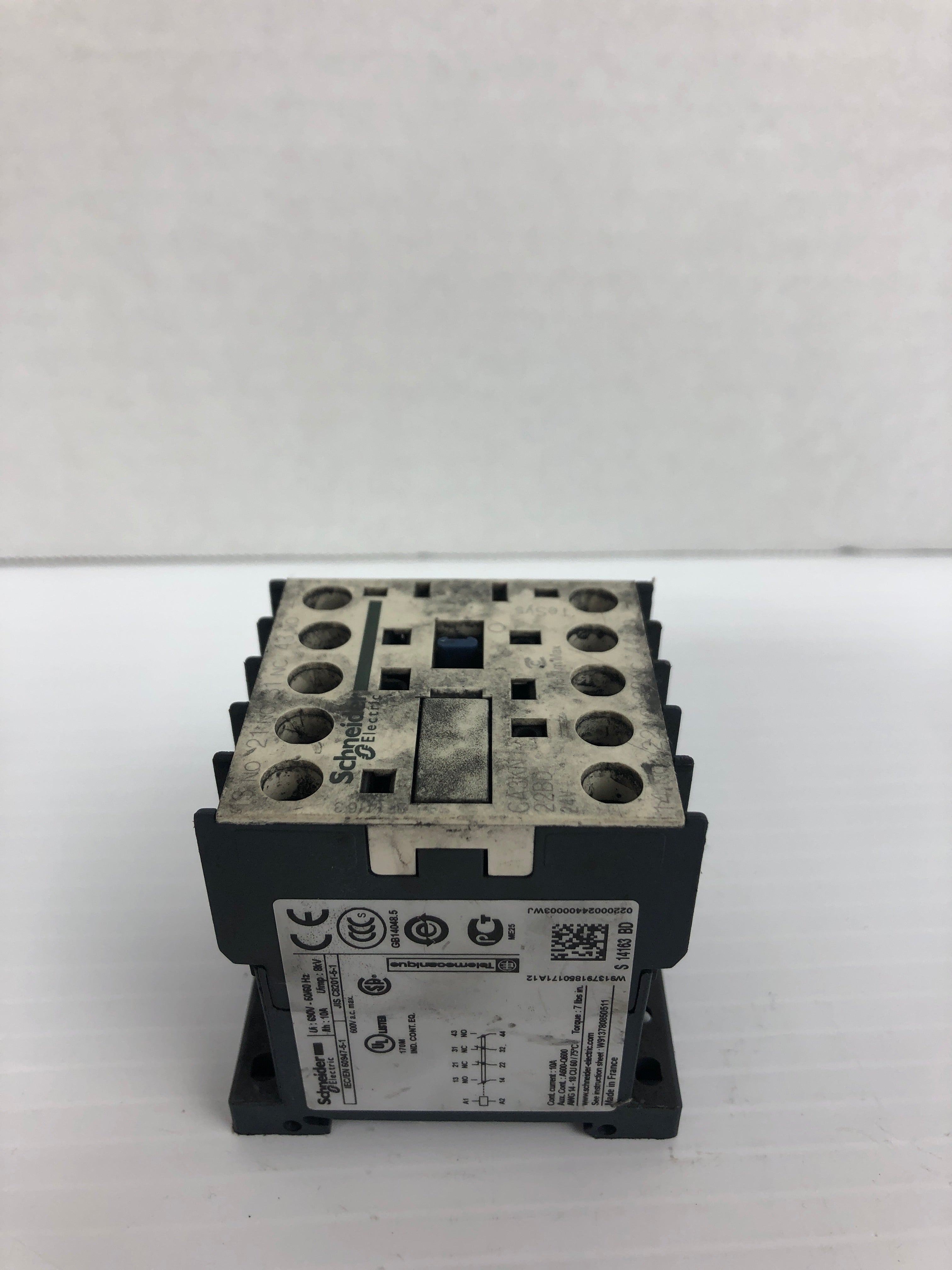 Schneider Electric CA3KN 22BD Control Relay 24V 10A 50/60Hz - Lot of 2
