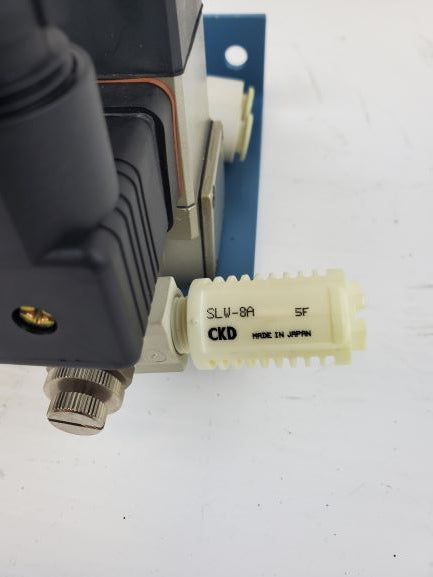 SMC VS3115 Solenoid Valve with SLW-8A 5F CKD Silencer Pneumatic