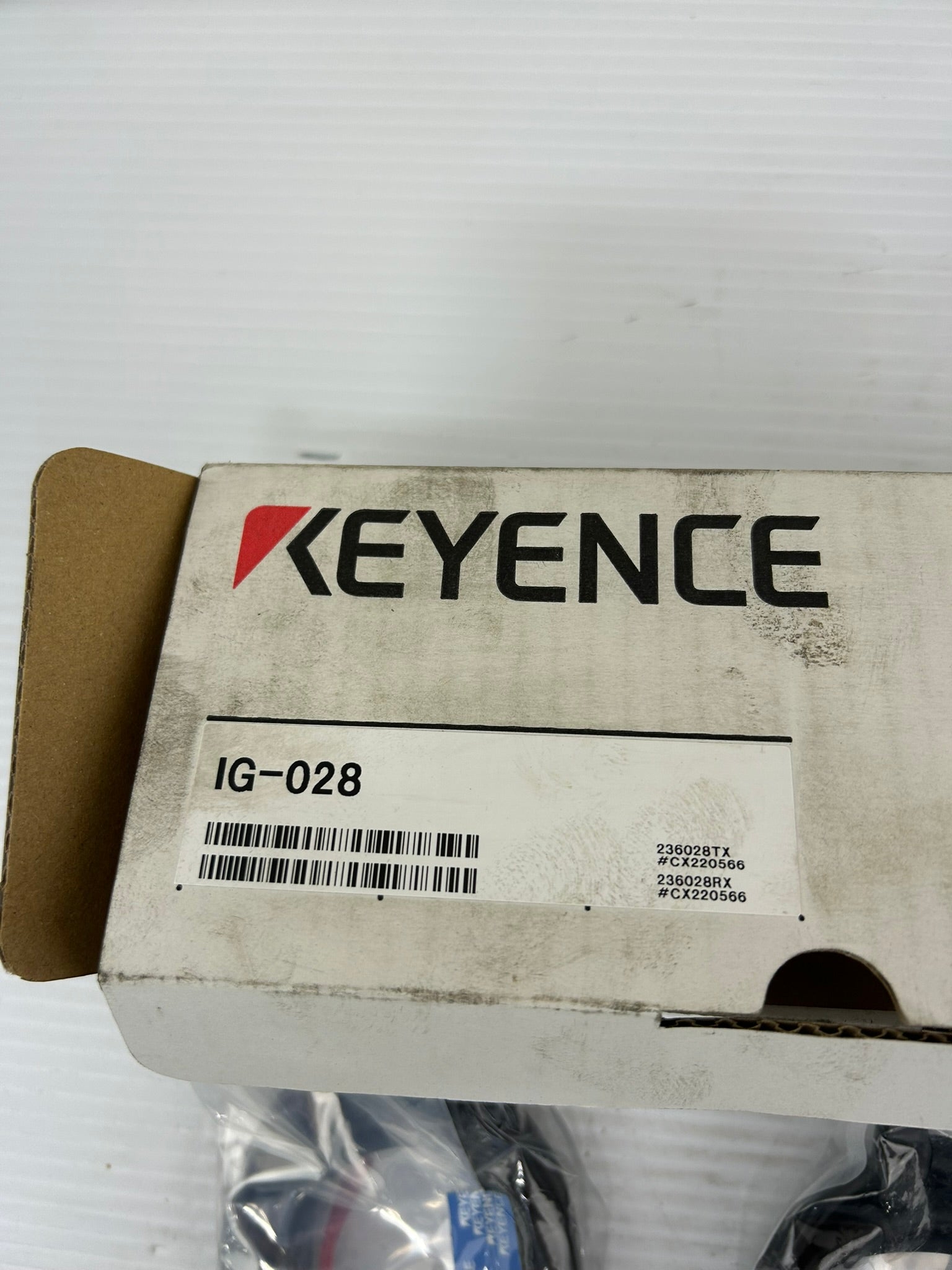 Keyence IG-028 CMOS Laser Displacement Sensor Head with Cables IG-O28