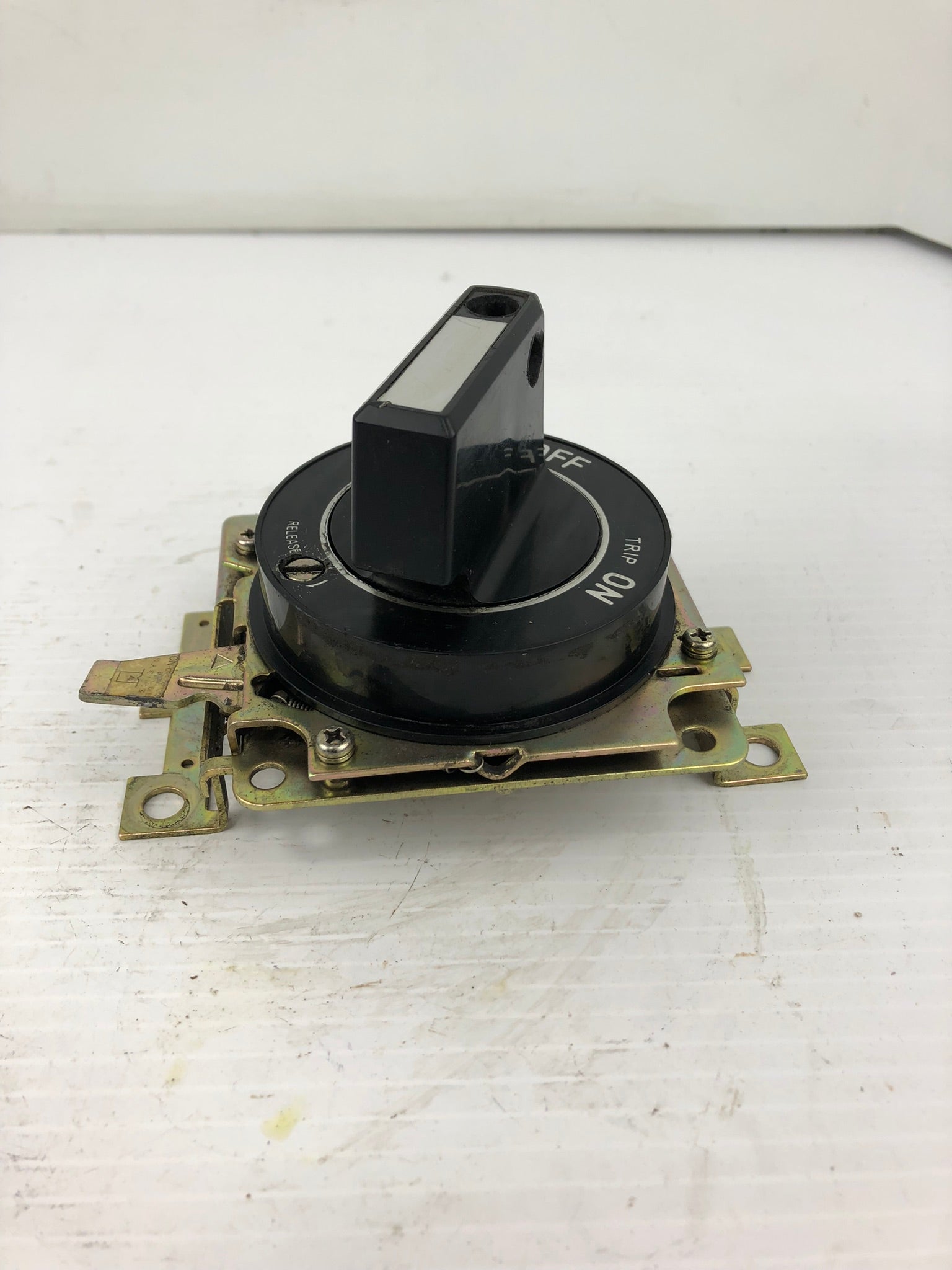 Fuji N-2IA Operating Handle Switch Reset Trip Position Lever N-21A