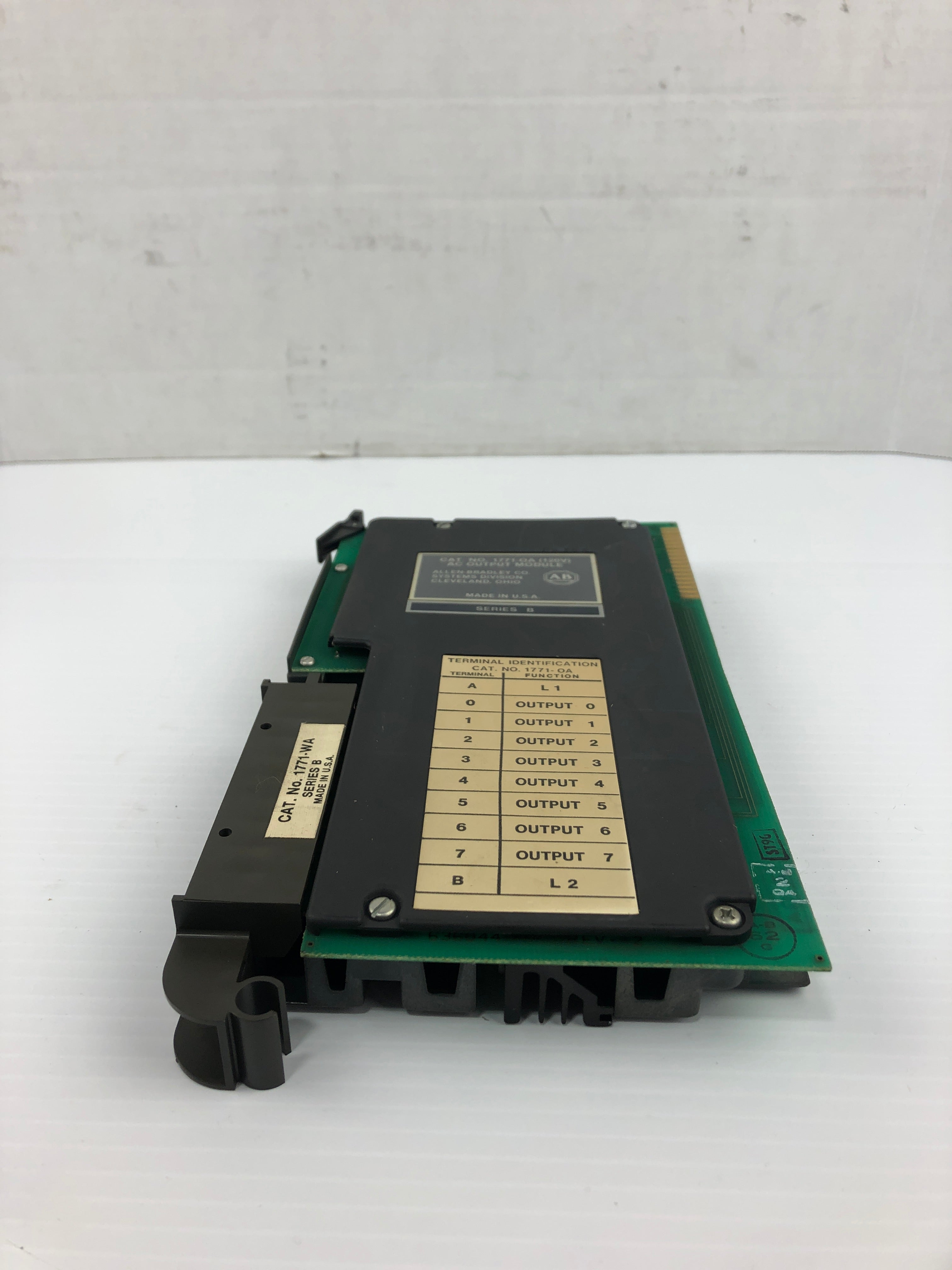 Allen-Bradley 1771-OA AC Output Module Series B 120V