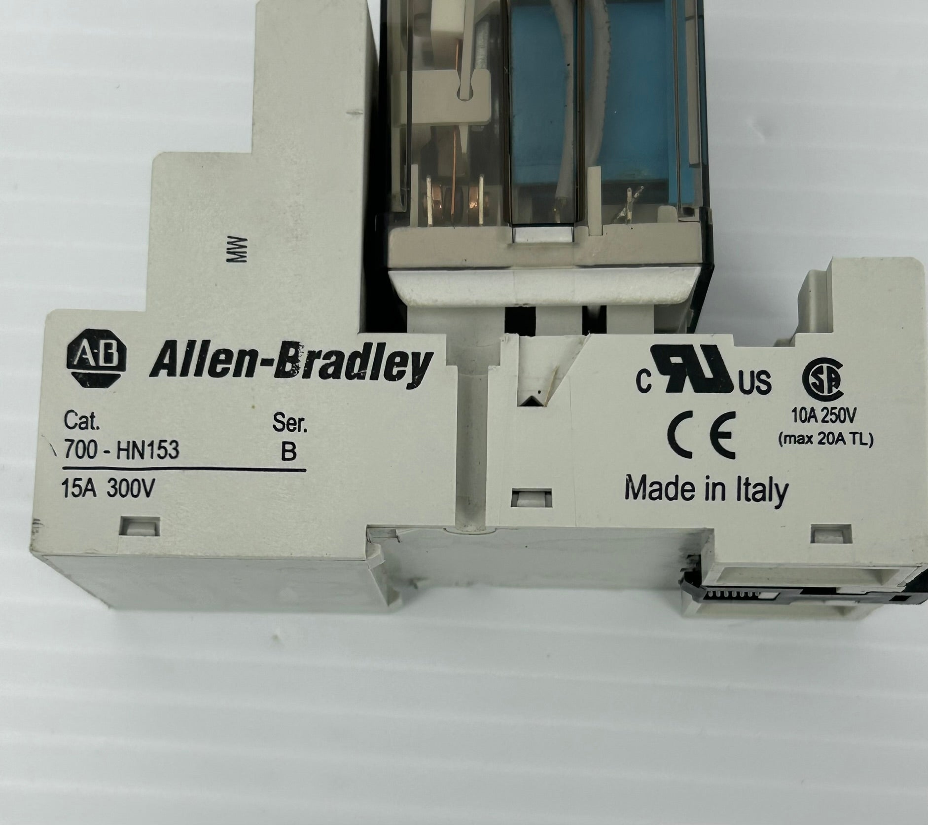 Allen-Bradley 700-HB33Z24 Relay Ser. E With 700-HN153 Base Ser. B - Lot of 2