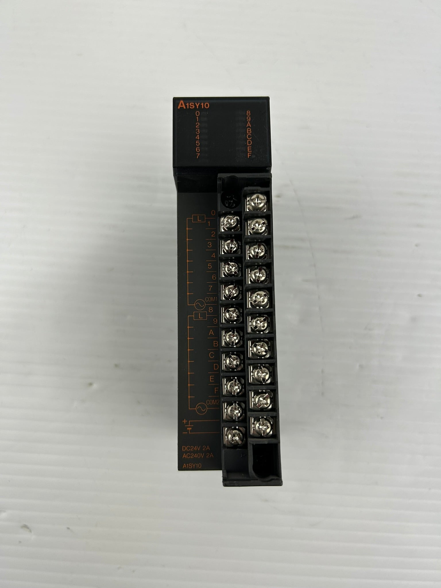 Mitsubishi A1SY10 Output Unit PLC Module 24VDC 2A 240VAC 8.0A/COM